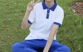 433/小念~【玩水弄袜】少女脱袜玩水,袜履间藏童趣。