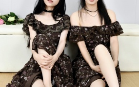 585/月月、柒柒~【嬉乐瑜伽】碎花裙闺蜜组,挠Jio瑜伽齐上阵,双姝烂漫共时光。