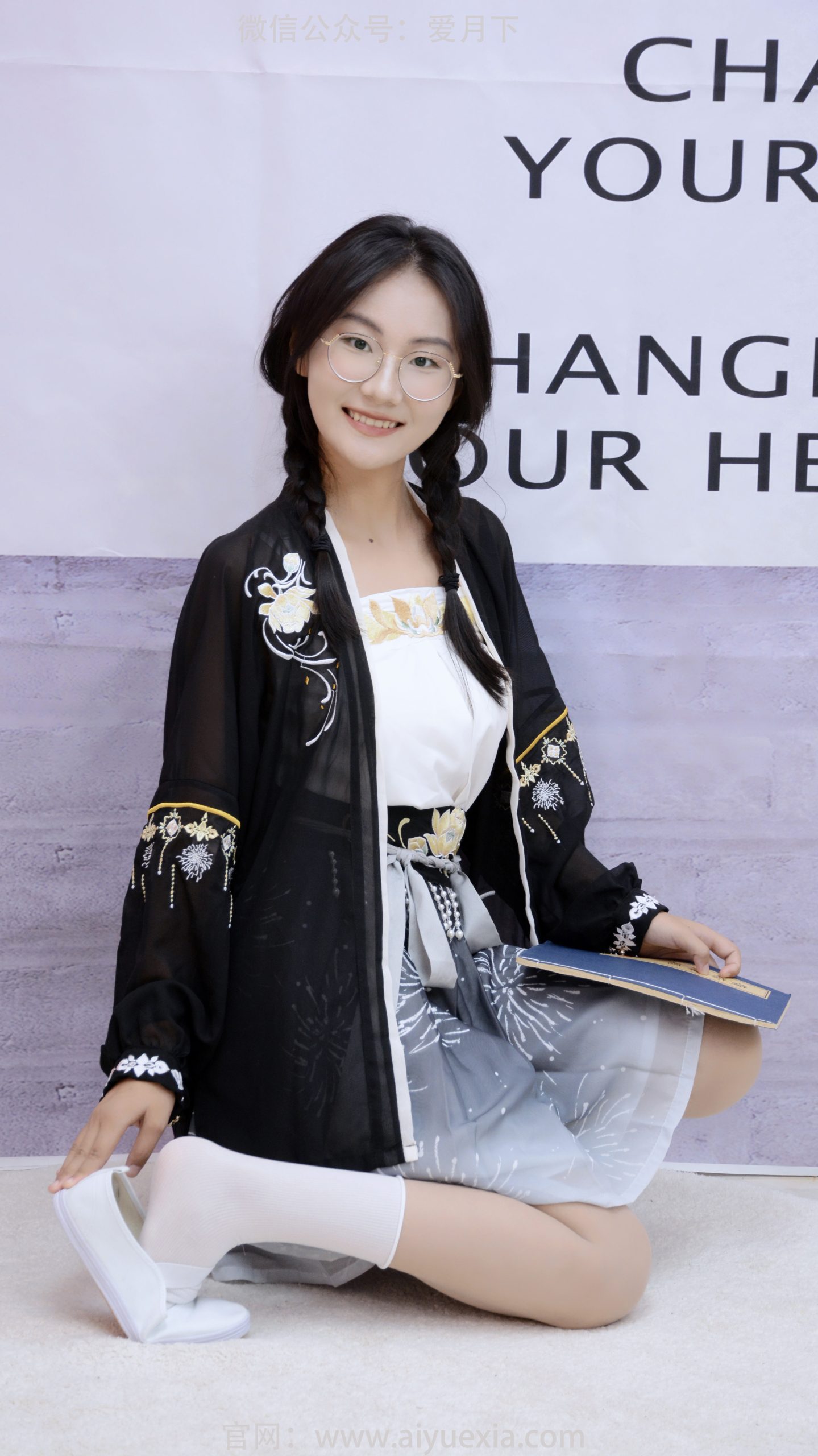 190/恰恰~【轻古风】这个衣服应该是改良的汉服吧。