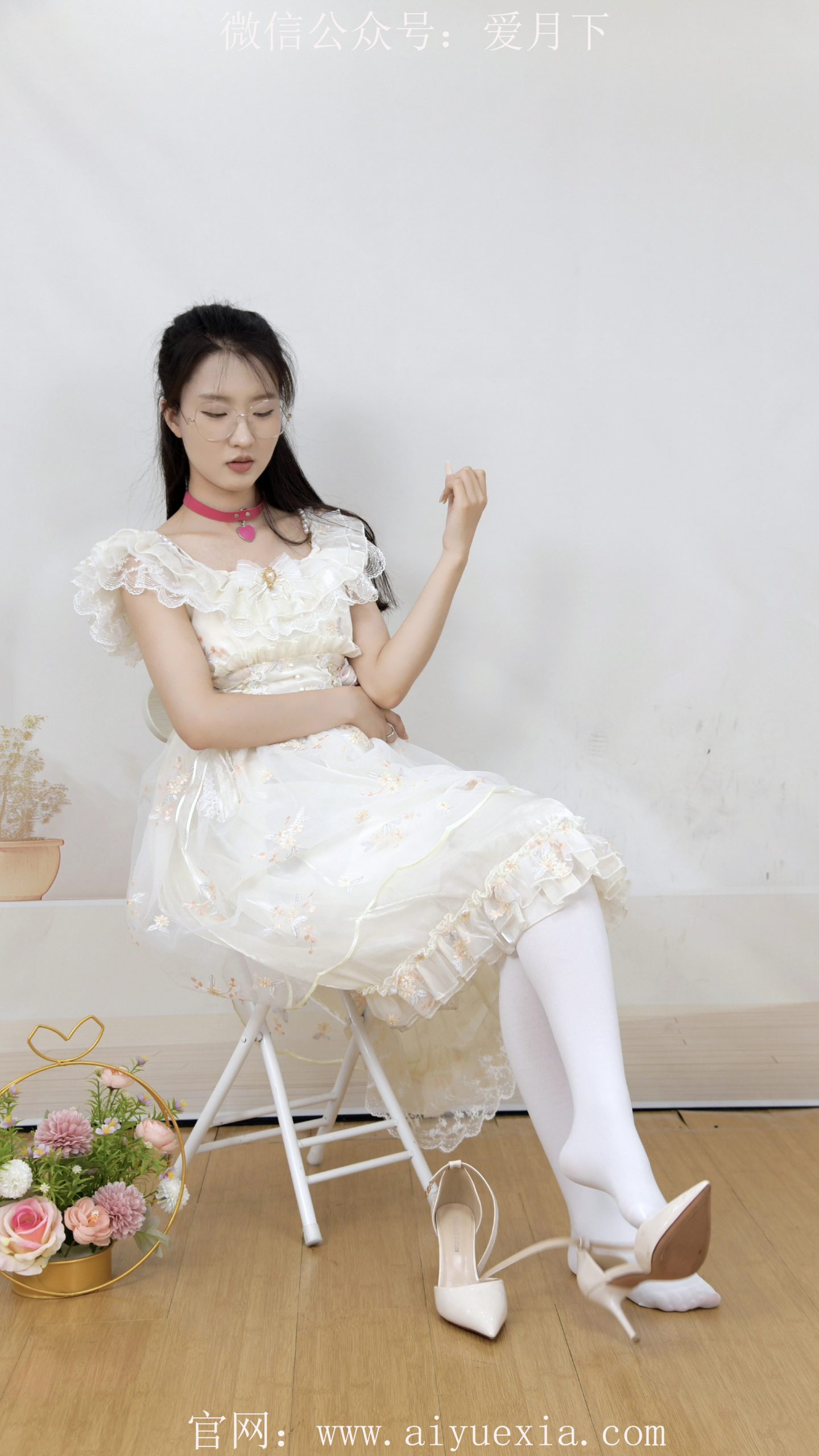 453/月月~【小心摔倒】穿公主裙踩香蕉，月月平衡尽显。