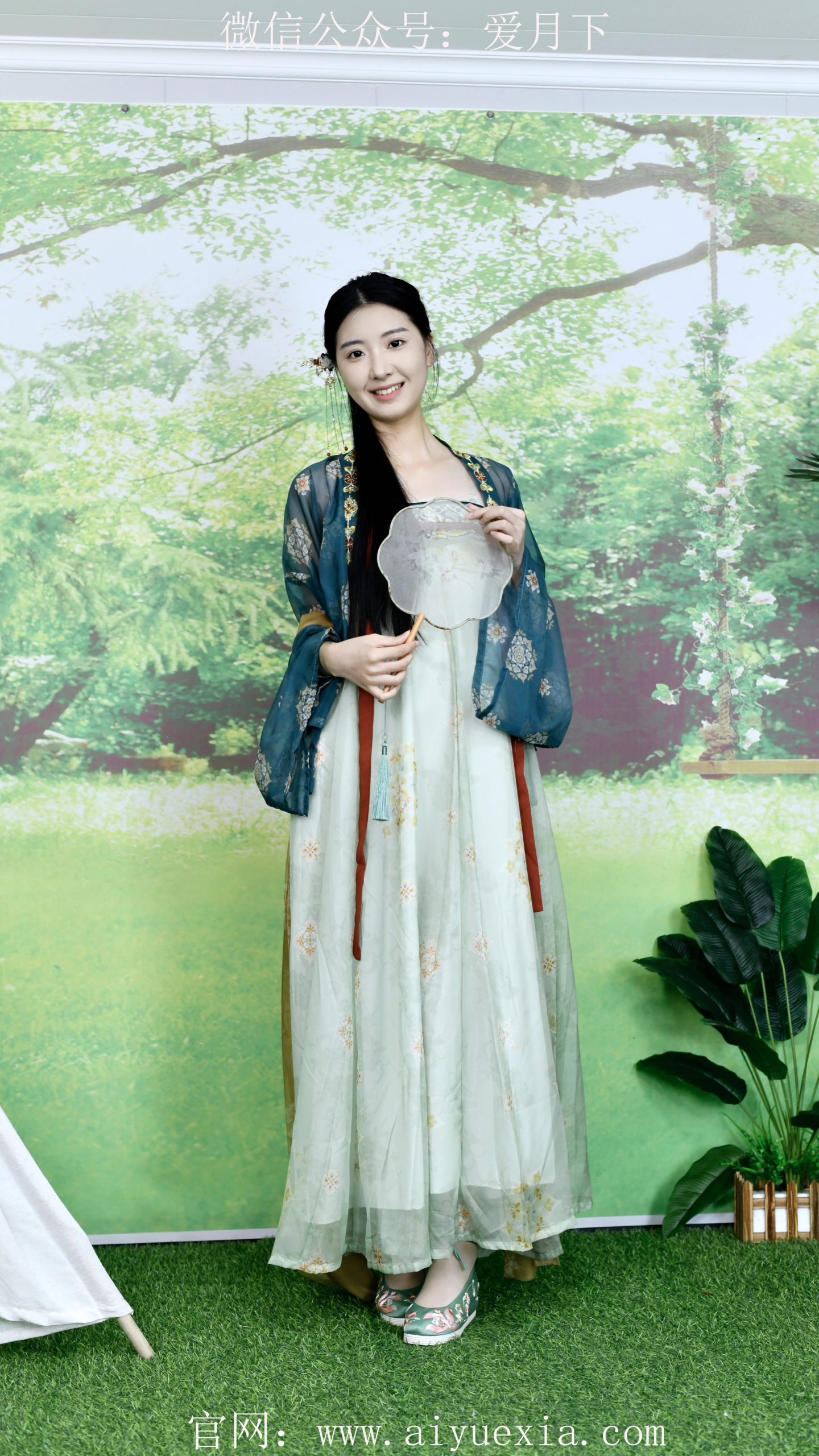 517/灯灯~【袜褪纤华】袜轻展，足轻抬，身姿曼妙影绰约。