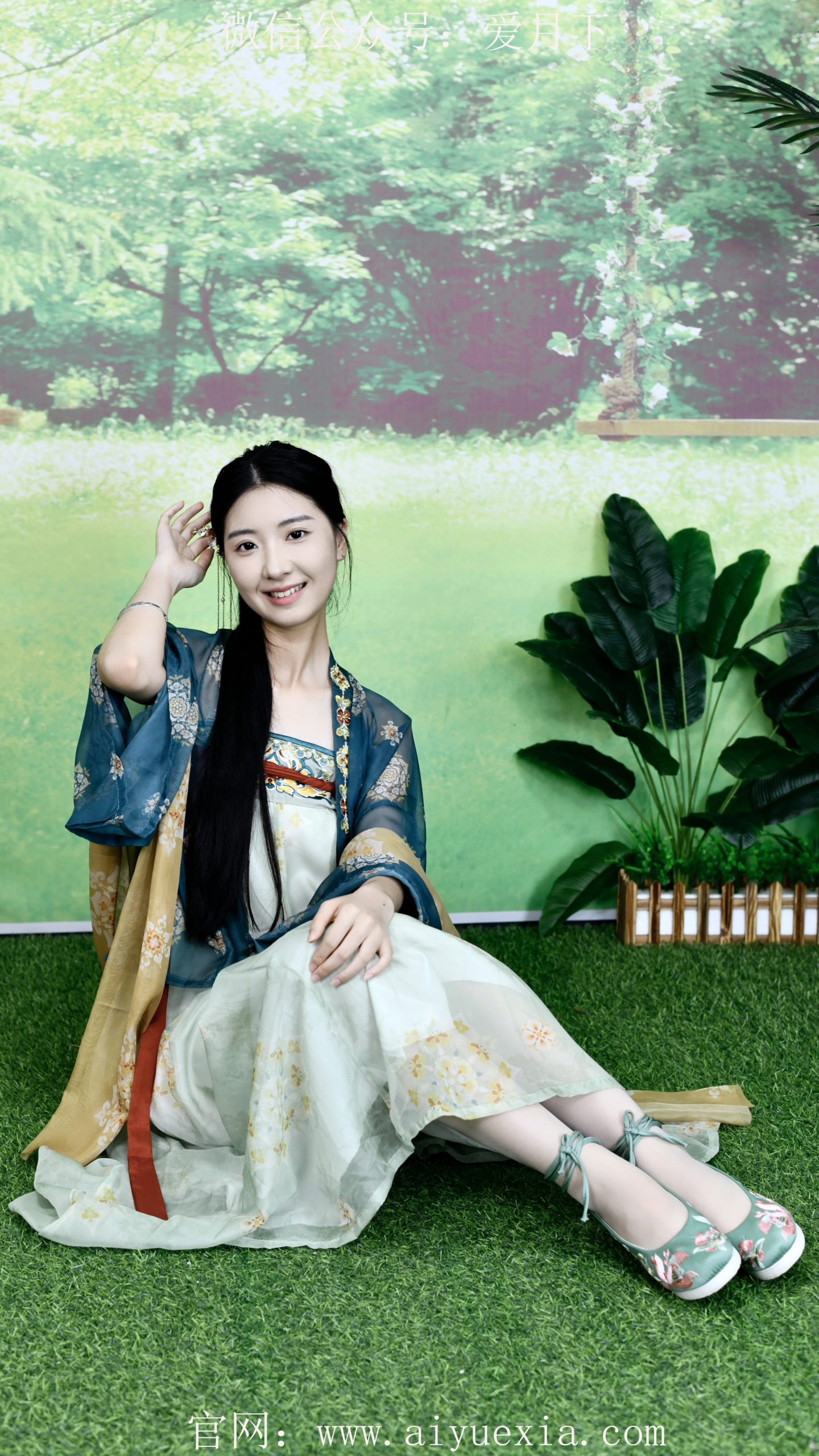 517/灯灯~【袜褪纤华】袜轻展，足轻抬，身姿曼妙影绰约。