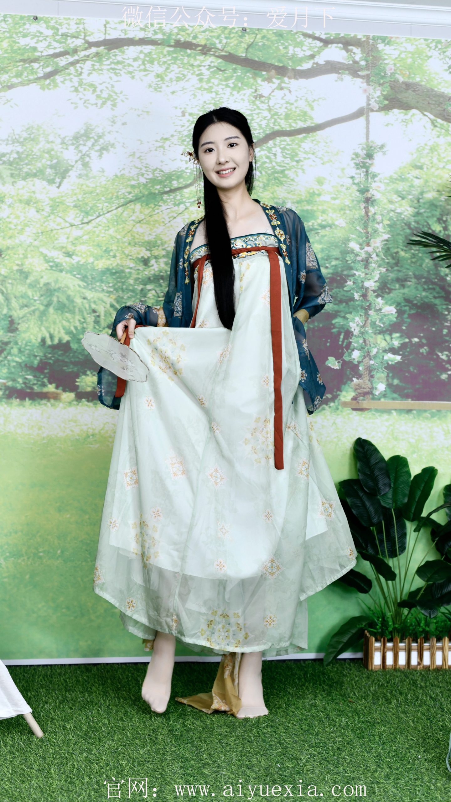 517/灯灯~【袜褪纤华】袜轻展，足轻抬，身姿曼妙影绰约。
