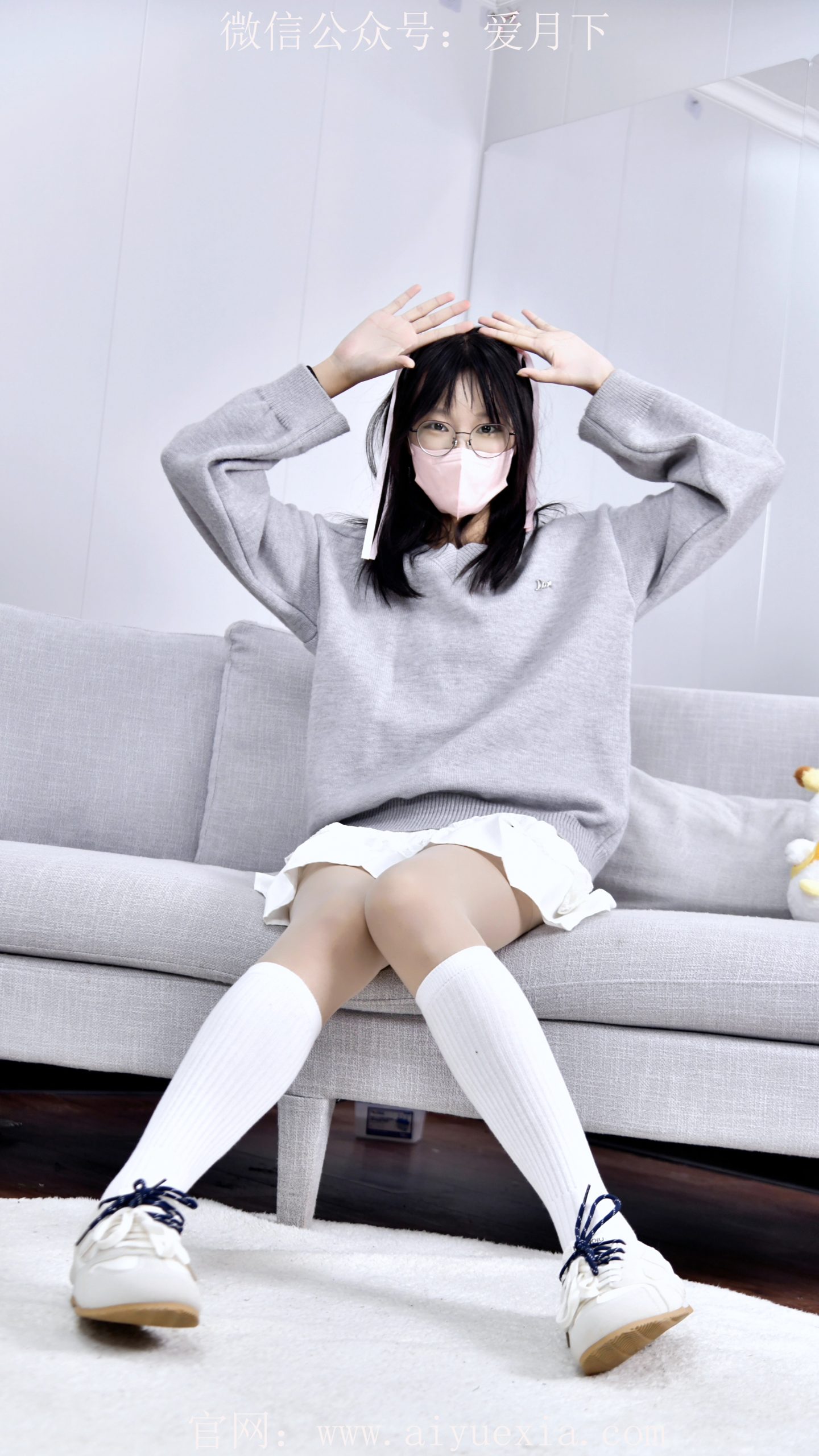 596/小念~【叠袜轻甜】灰衫白裙叠穿袜,衫裙裹就少女风 596/小念~【叠袜轻甜】灰衫白裙叠穿袜,衫裙裹就少女风