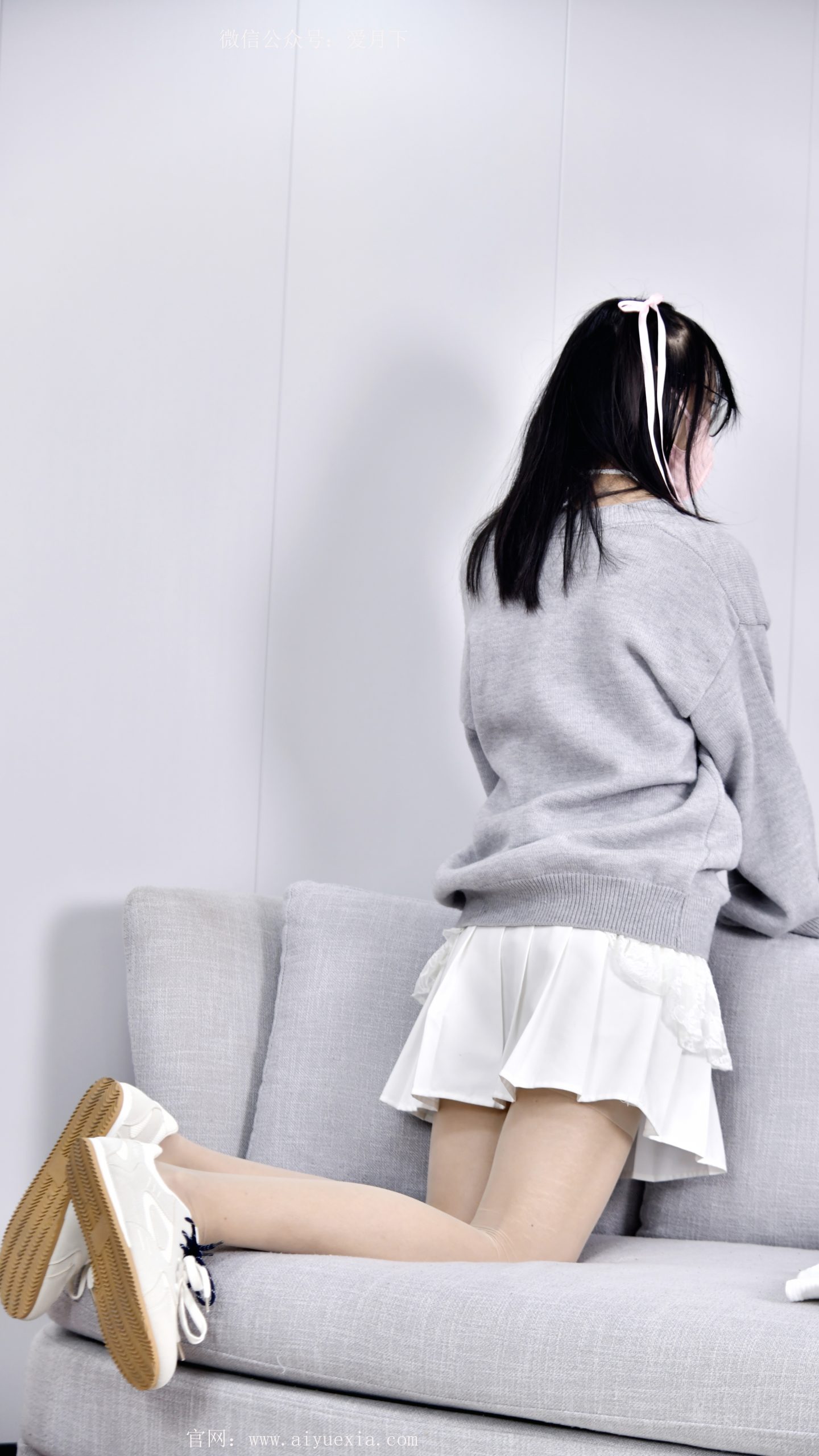 596/小念~【叠袜轻甜】灰衫白裙叠穿袜,衫裙裹就少女风 596/小念~【叠袜轻甜】灰衫白裙叠穿袜,衫裙裹就少女风
