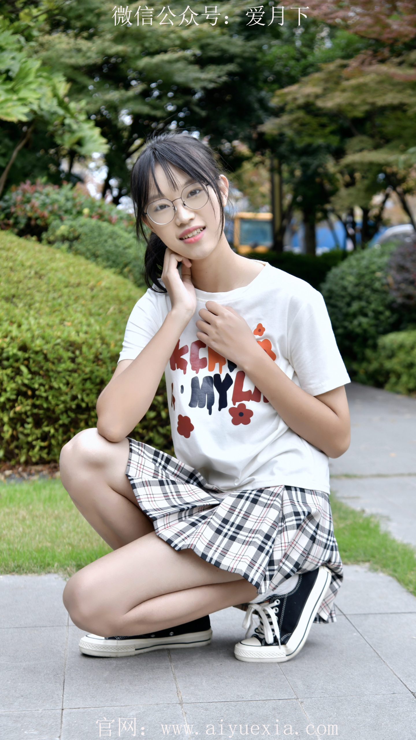 618/小念~【白袜轻履】白袜裹踝，鞋尖轻点，格裙摇青春。