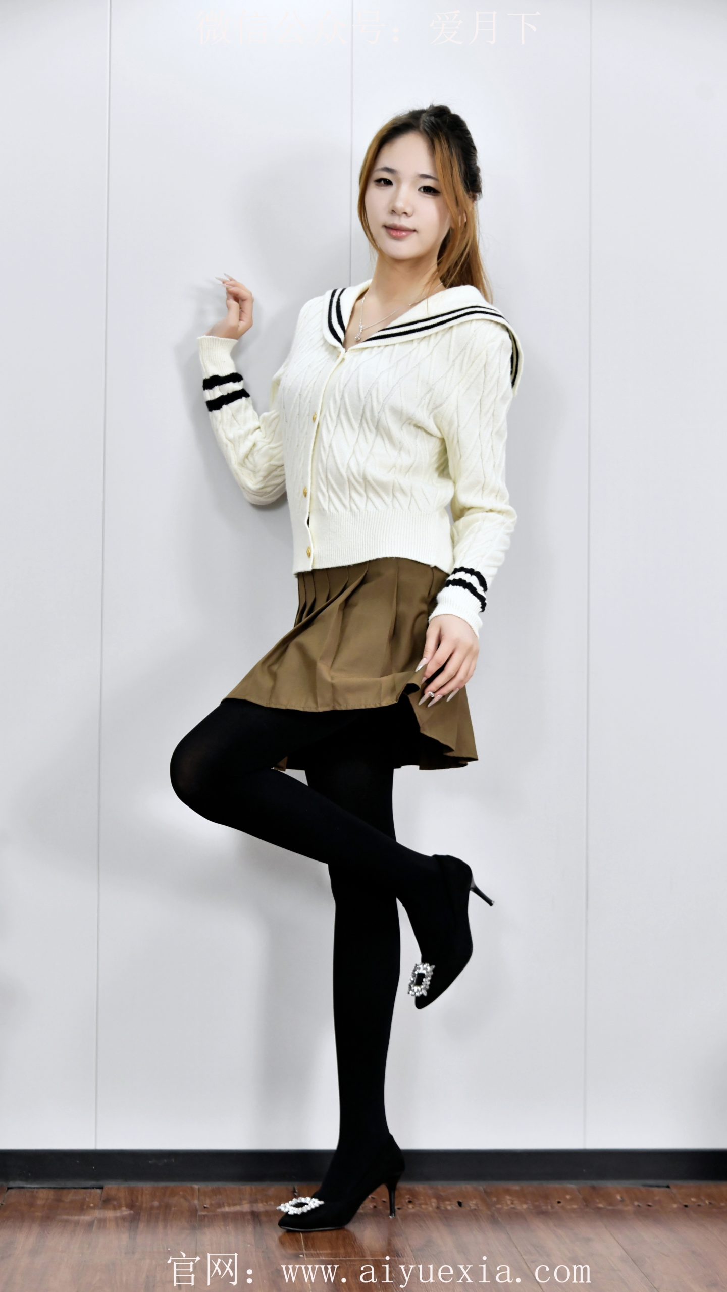 619/嘟嘟~【柔袜雅姿】海军领织柔，黑袜裹足，细跟曳轻姿。