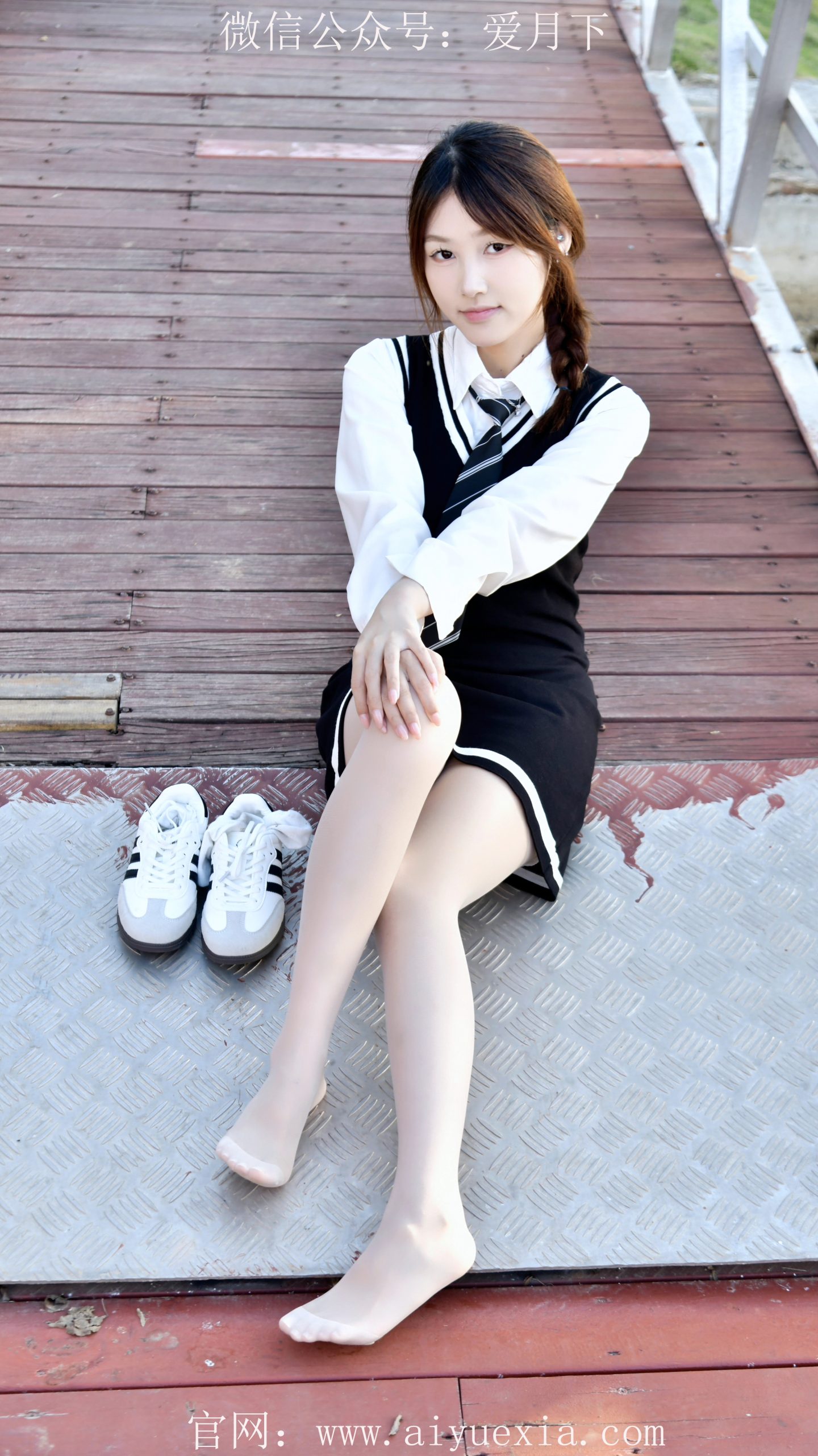 621/夏夏 ~【学院风致】学院风裁，踝纤袜薄，履净衬春柔。