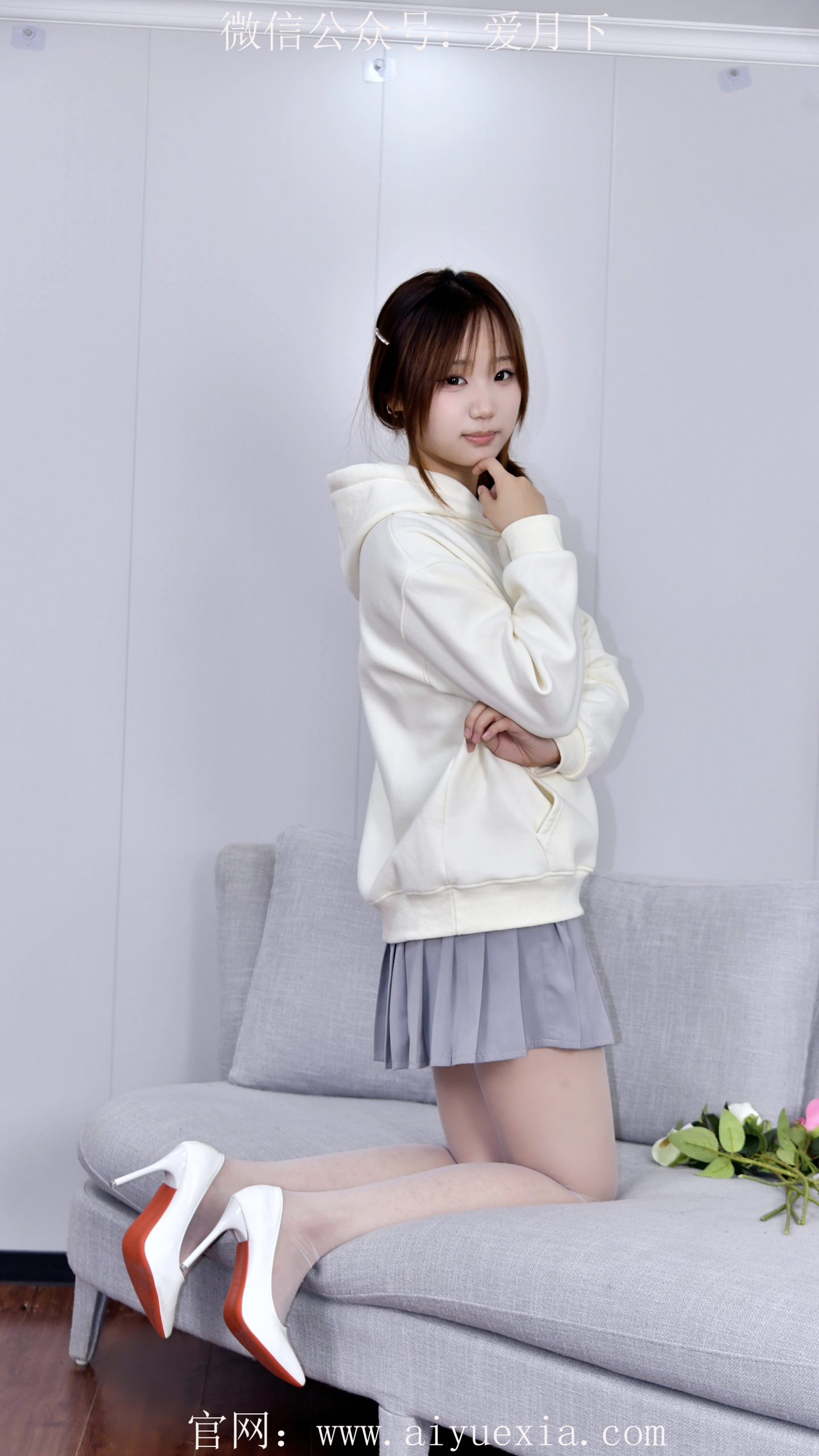 624/UU~【鞋褶缠绵】履落足蜷，白袜松褶，踝边浸光软。