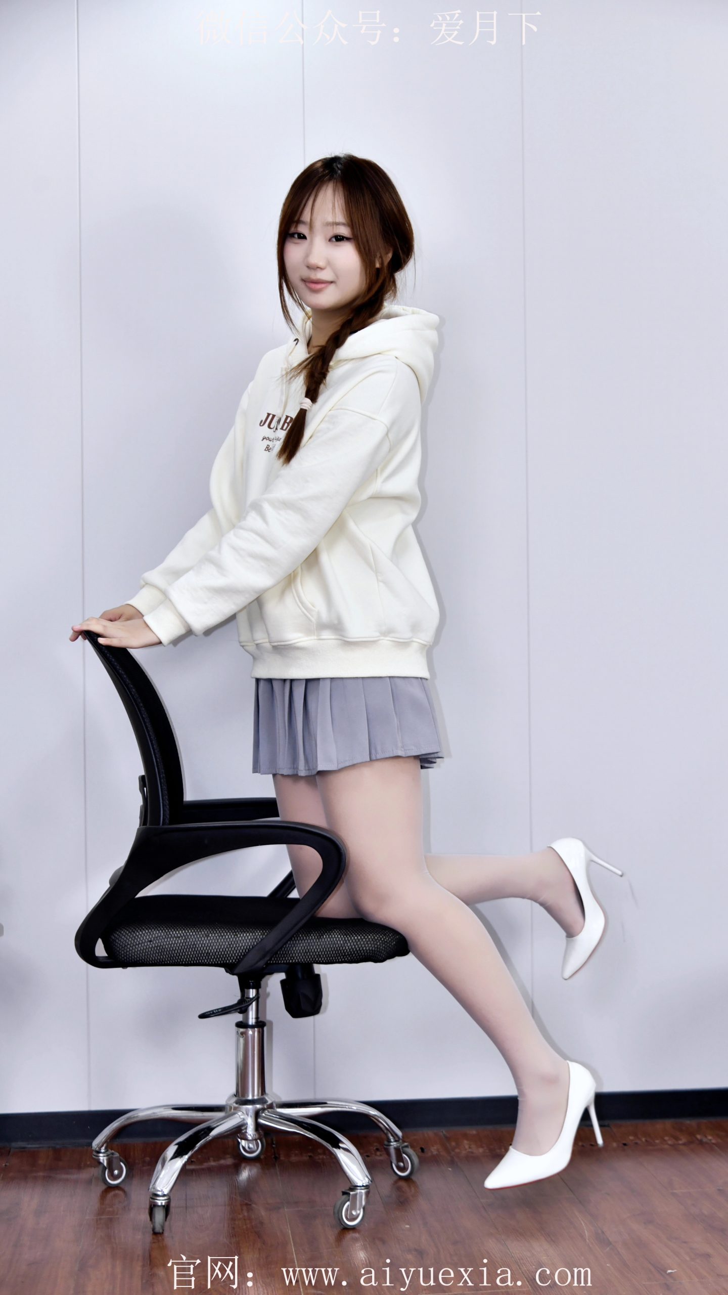 624/UU~【鞋褶缠绵】履落足蜷，白袜松褶，踝边浸光软。