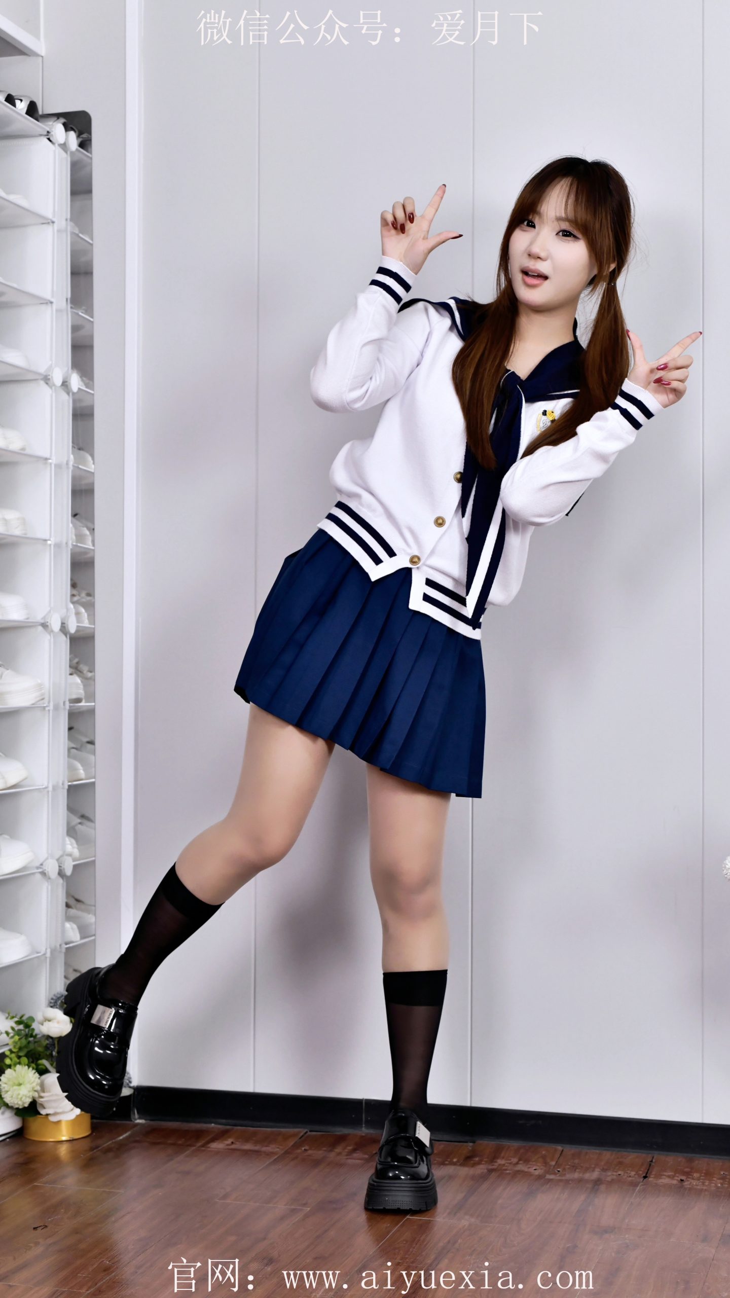 650/UU~【袜叠风柔】叠袜俏姿，柔肤映室景清嘉。