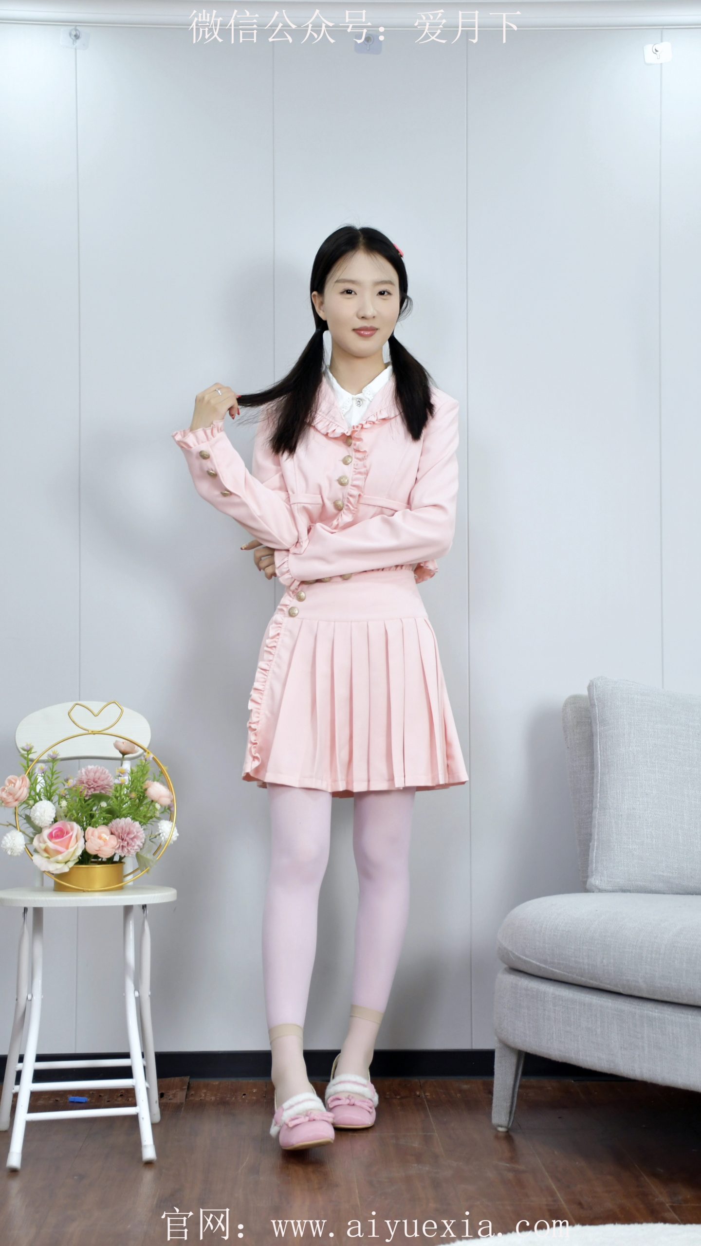 657/月月~【粉系甜韵】  粉装叠袜映室间，甜意满庭芳。