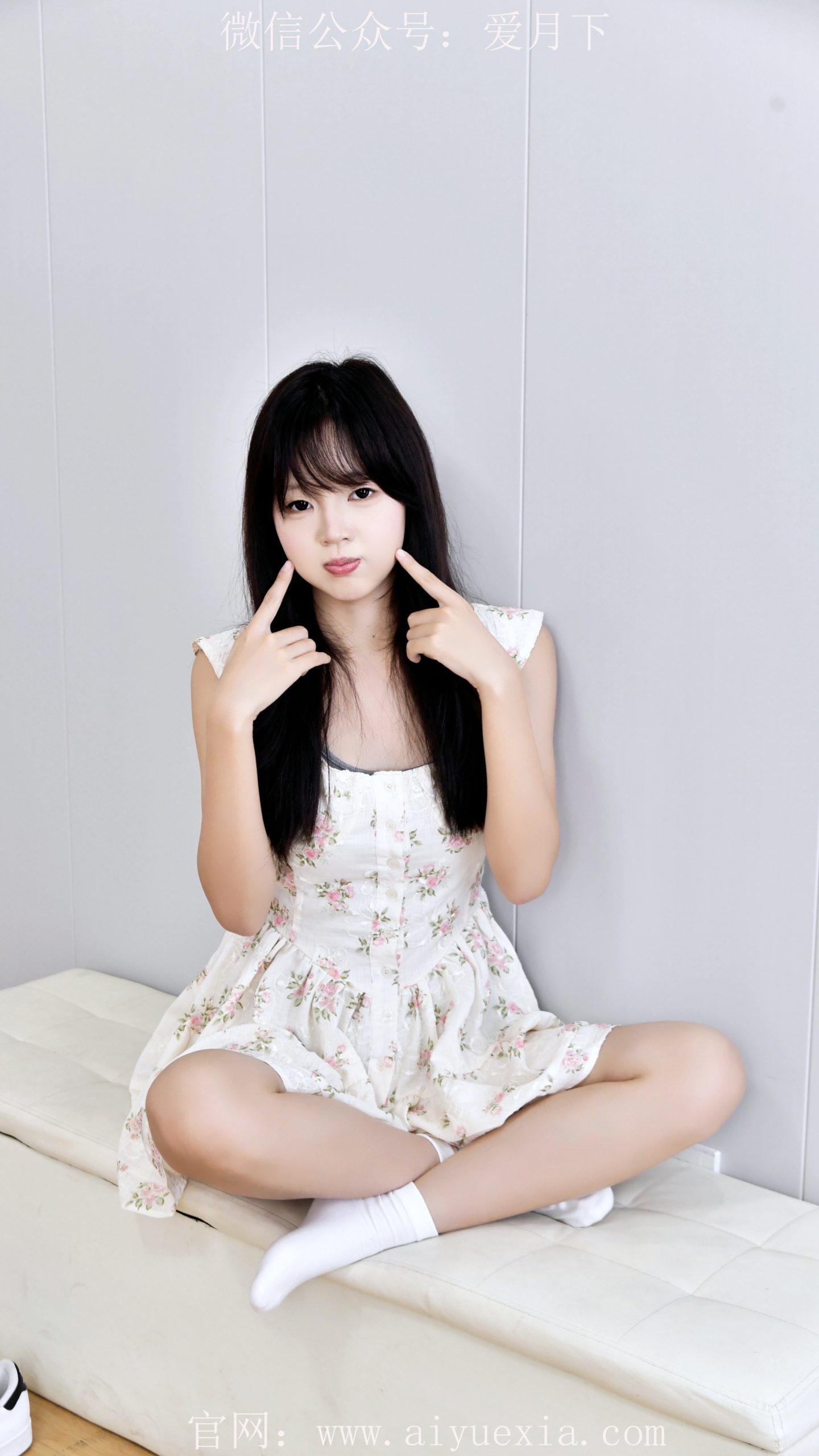 660/鑫鑫~【花裙白袜】素墙花裙，白袜板鞋少女娇。