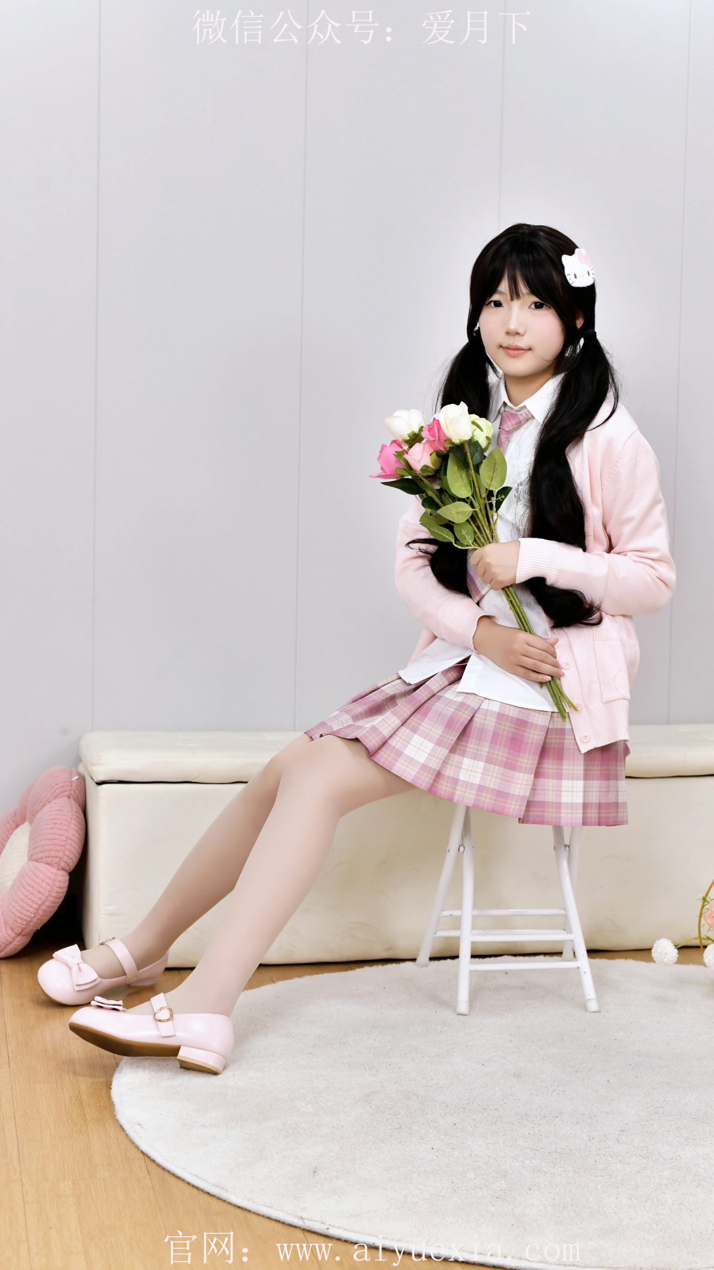 668/泡芙~【粉袜娇足】粉衫柔袜，足尖轻踮漾甜意。