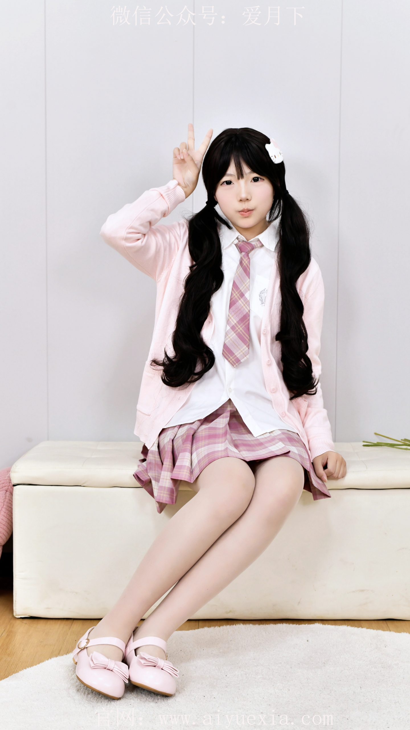 668/泡芙~【粉袜娇足】粉衫柔袜，足尖轻踮漾甜意。