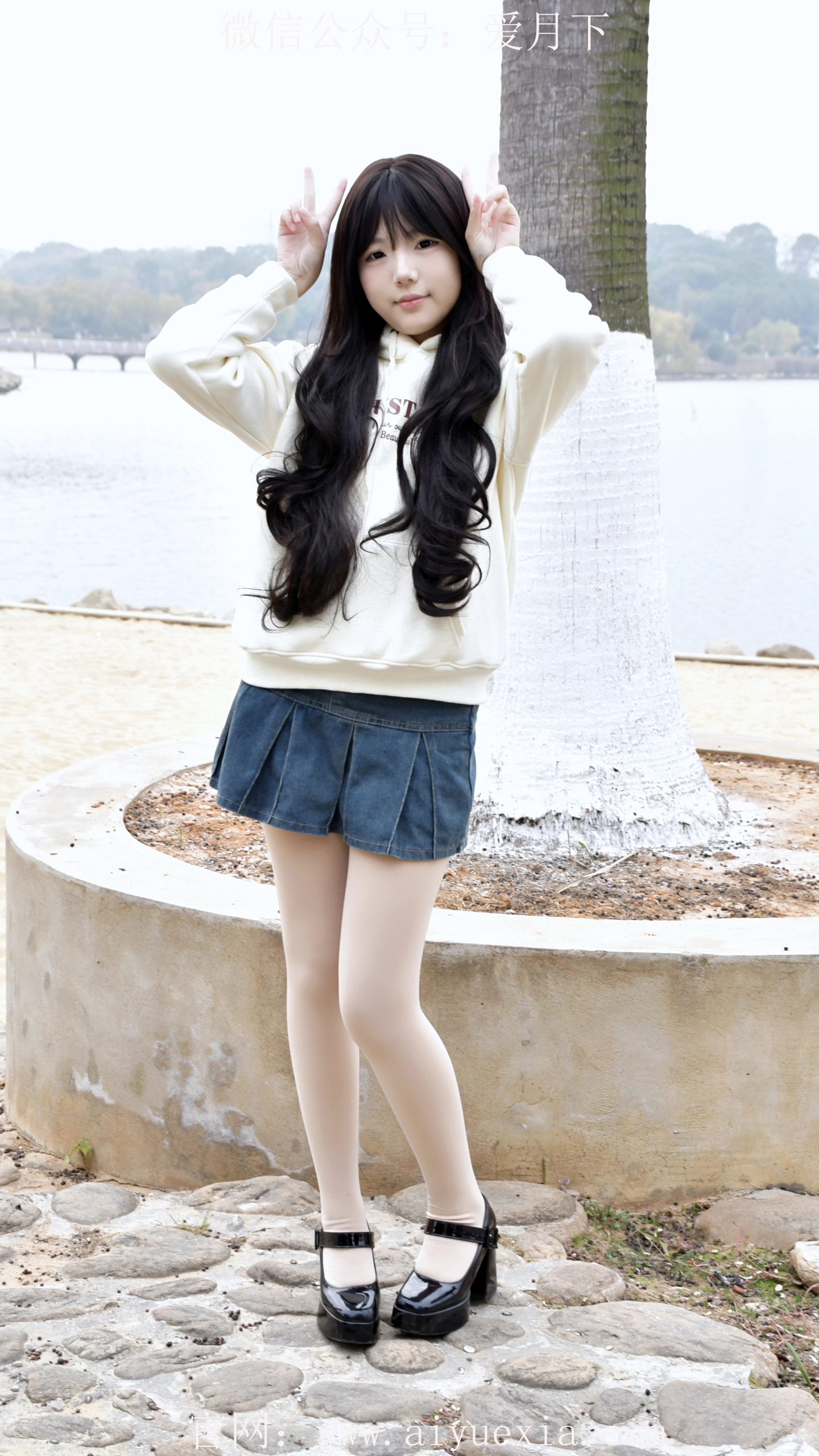 676/泡芙~【沙畔轻扬】沙间拾趣，袜影随步履轻摇。