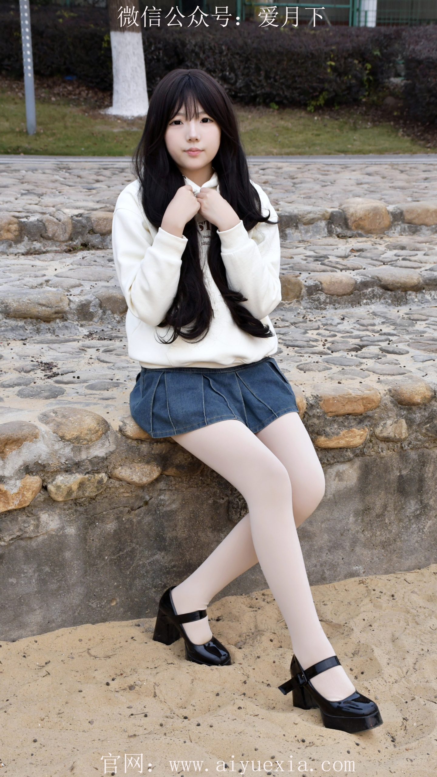 676/泡芙~【沙畔轻扬】沙间拾趣，袜影随步履轻摇。