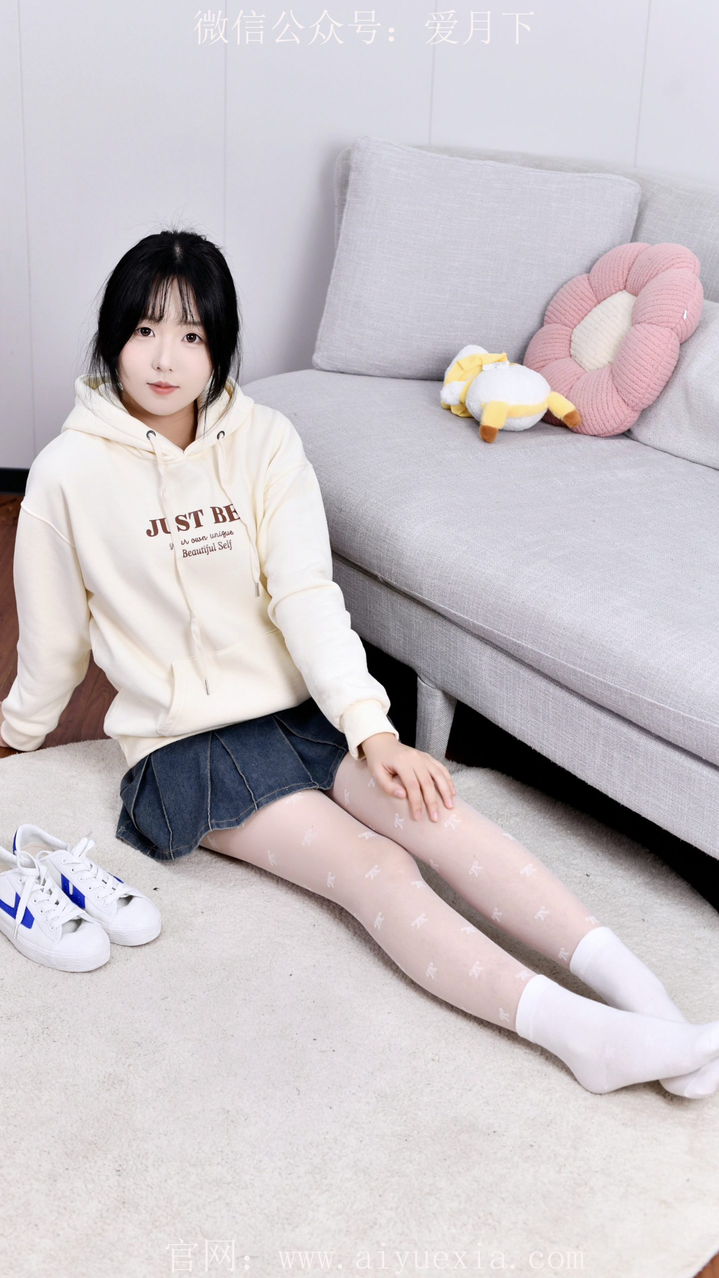 681/岁岁~【袜趣闲时】白袜帆布鞋，沙发漫享慵懒时光。