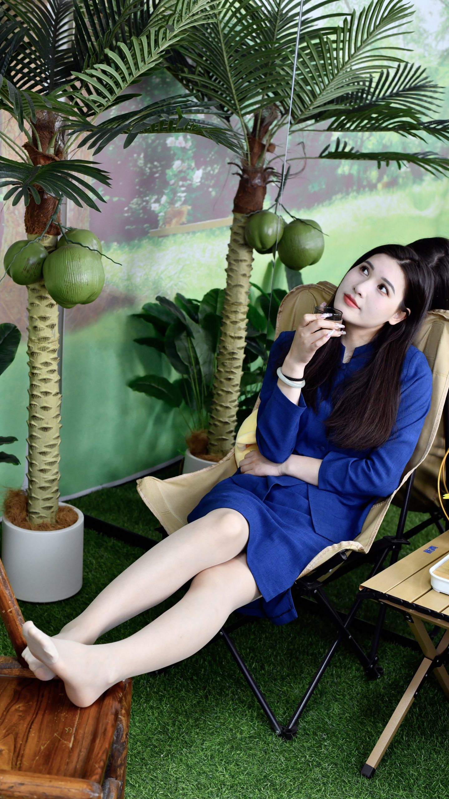 687/小艺~【复古职业装】椰林晴光里，素袜轻足揽风眠。