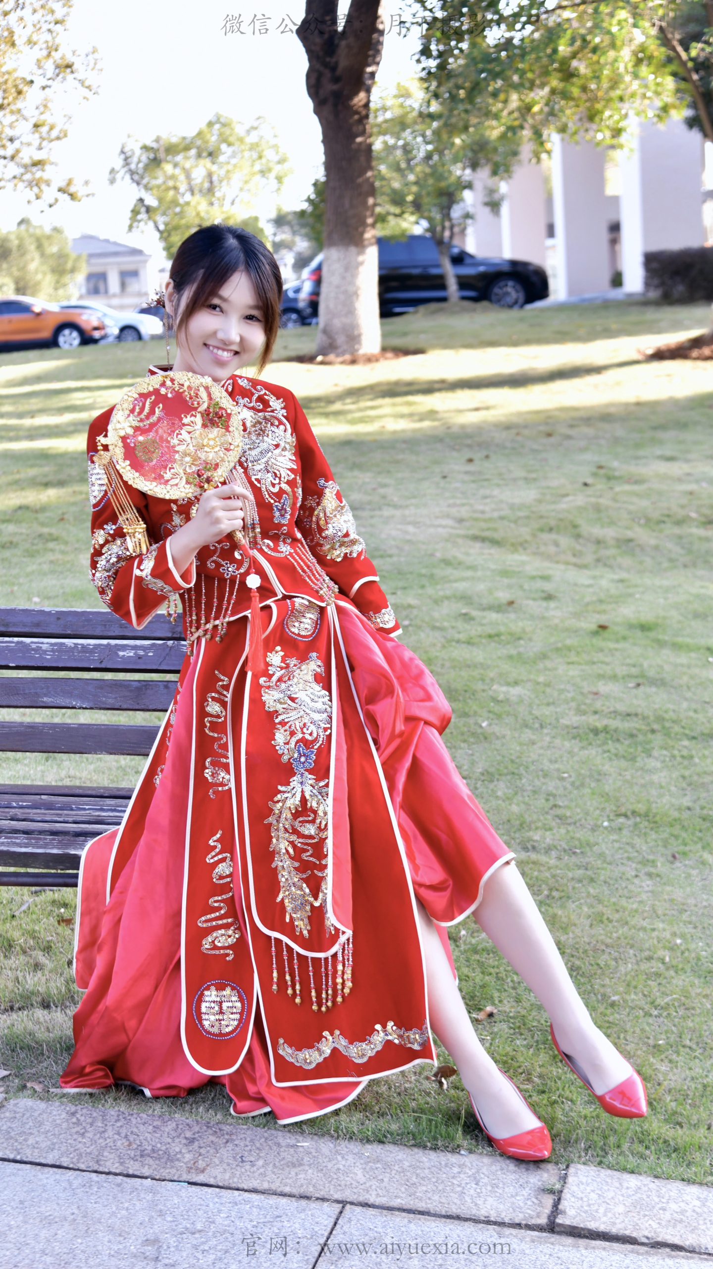 689/夏夏 ~【红妆踏冬】红裙曳芳草地，趁晴柔。