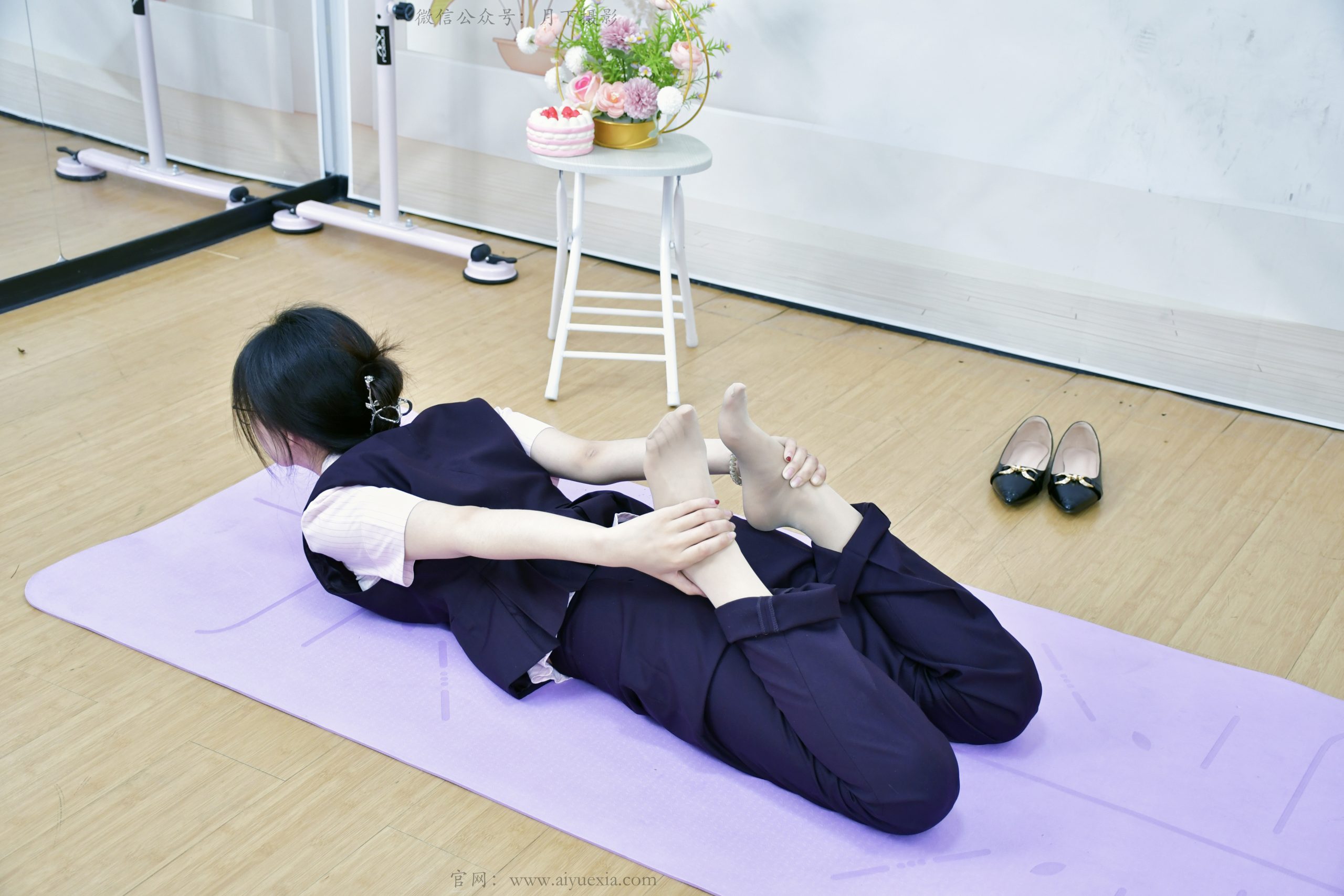 691/月月~【袜间轻漾】瑜伽舒展笑意起，袜底轻痒漾温柔。