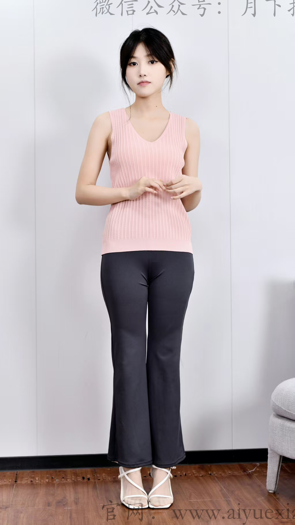 705/夏夏 ~【高跟凉鞋】粉衫灰裤里袜，轻咳间履影生姿。