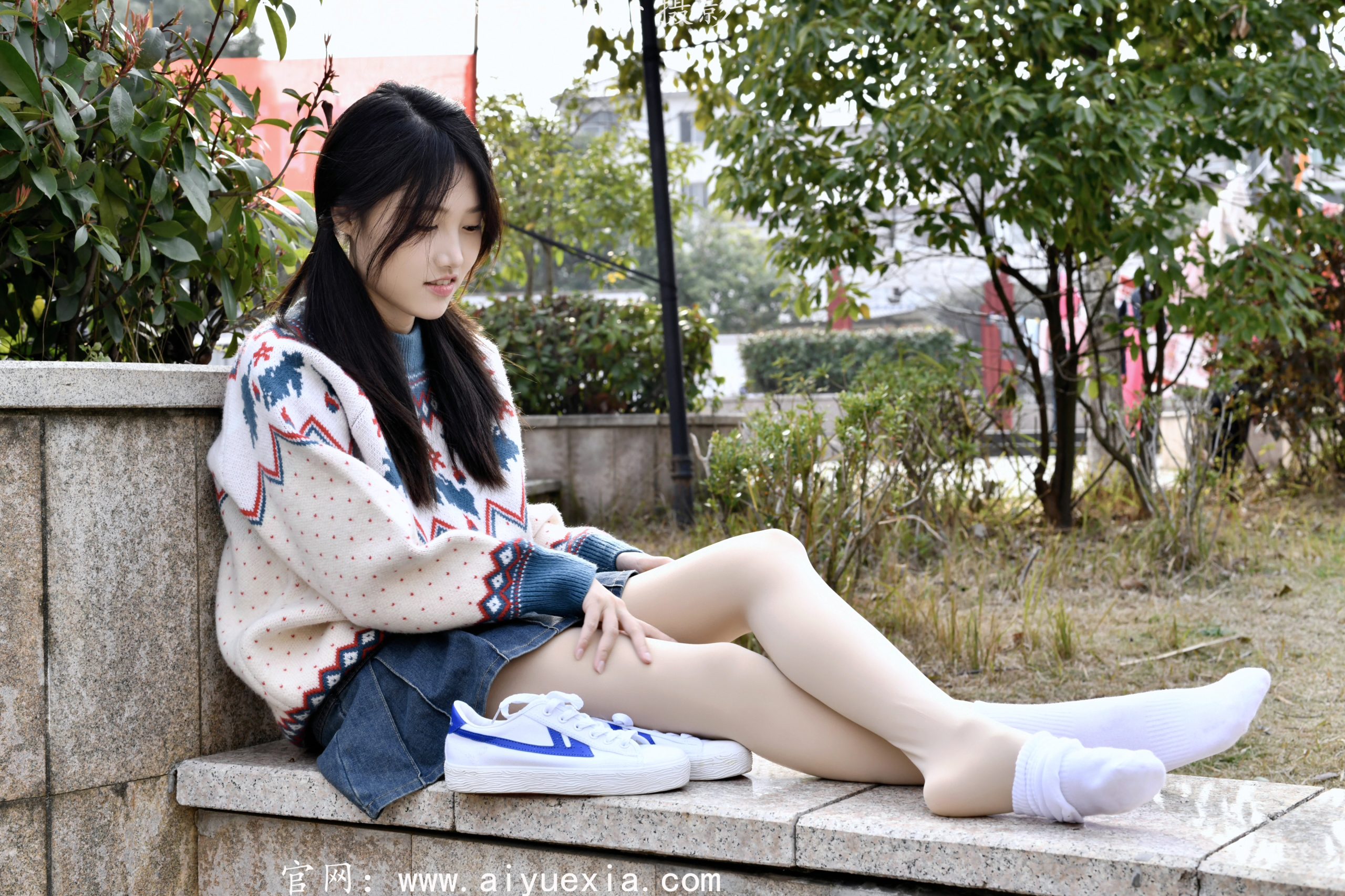 729/夏夏 ~【回力怀旧】暖春闲庭，素鞋柔袜尽显清甜态。