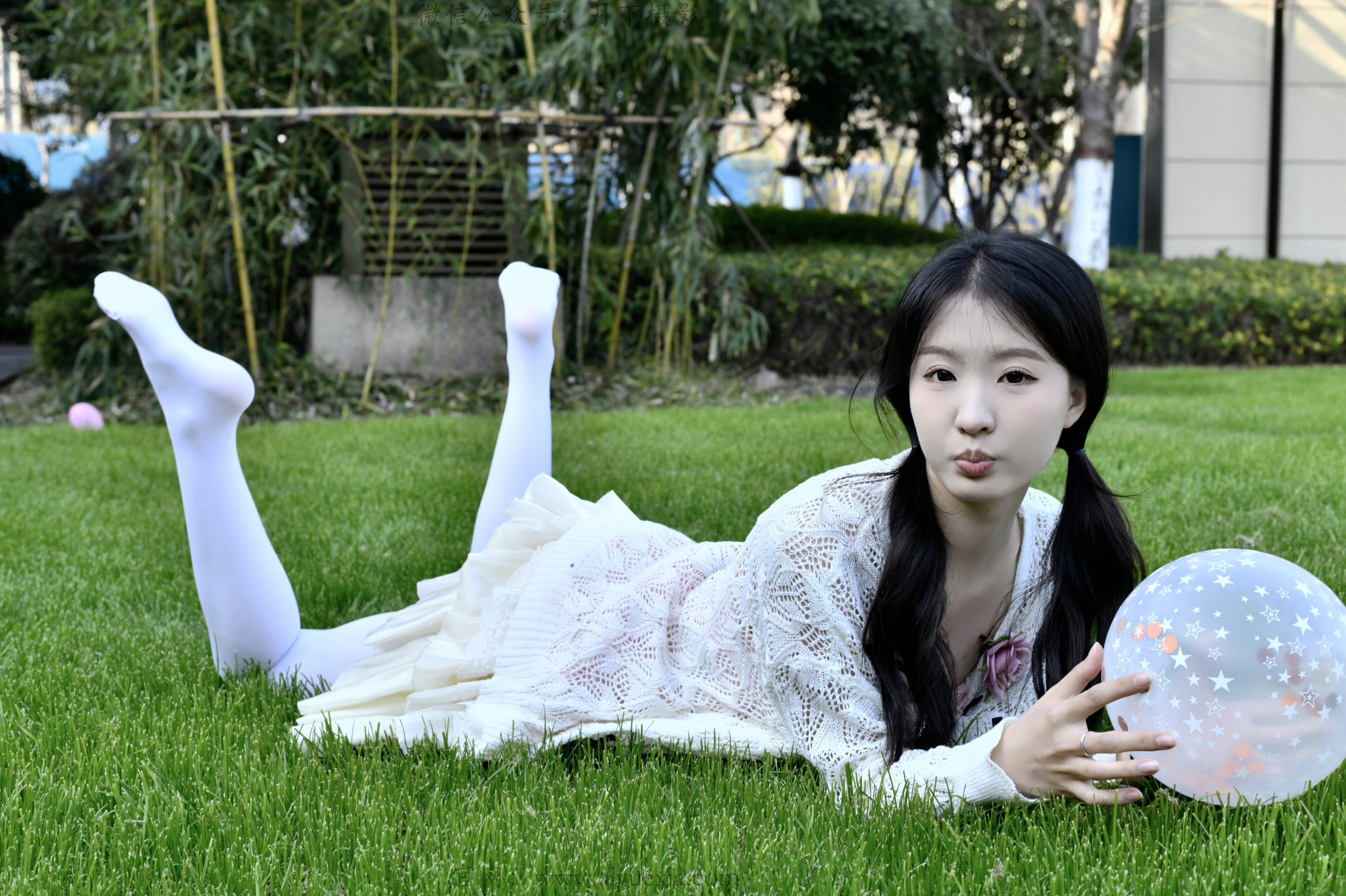 737/月月~【踩气球】多镜捕捉春姿，袜鞋裙衫藏镜头里的甜。