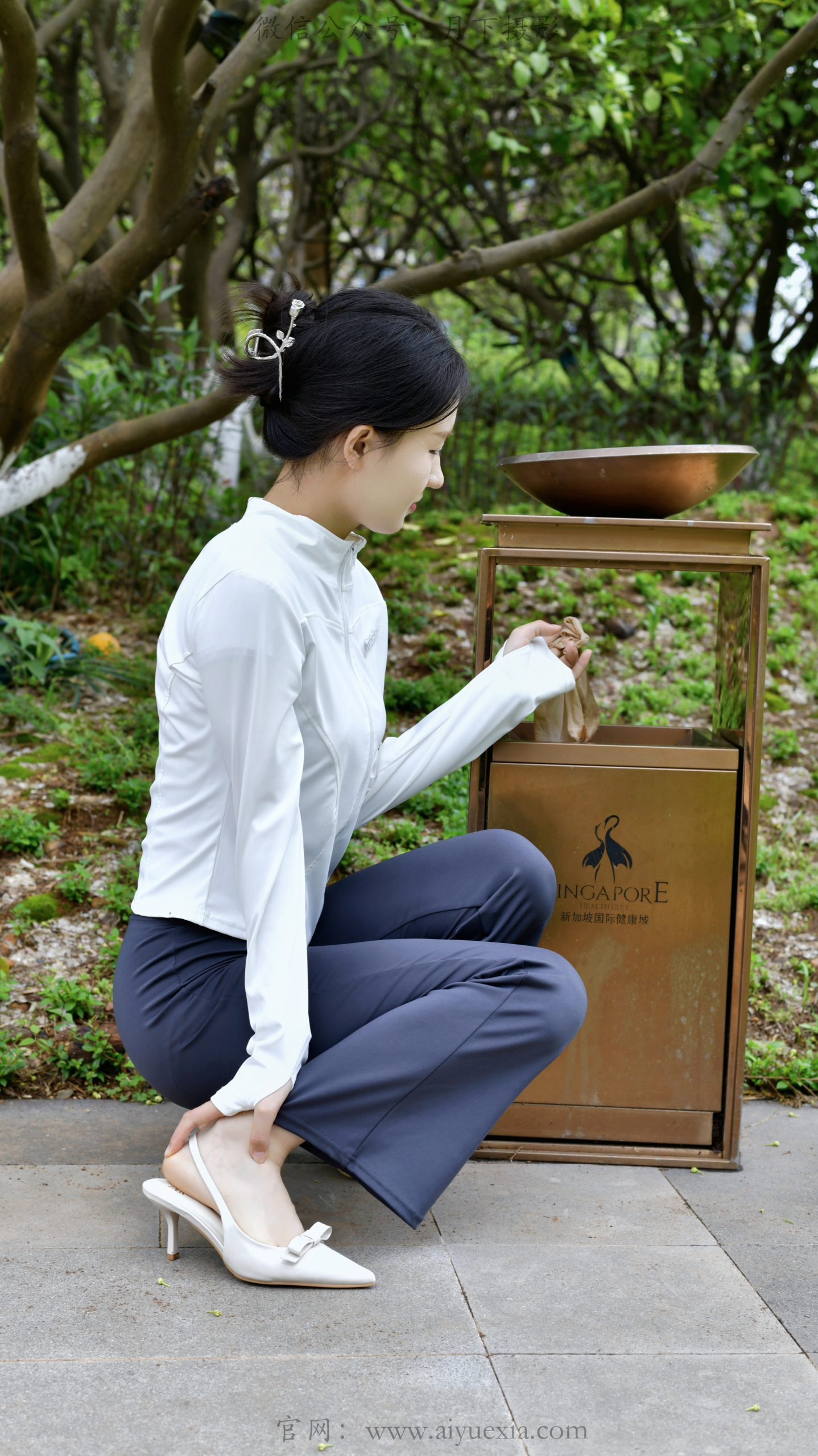 792/月月~【春日雅姿】繁花绿意衬身姿，优雅步履藏春日温柔。