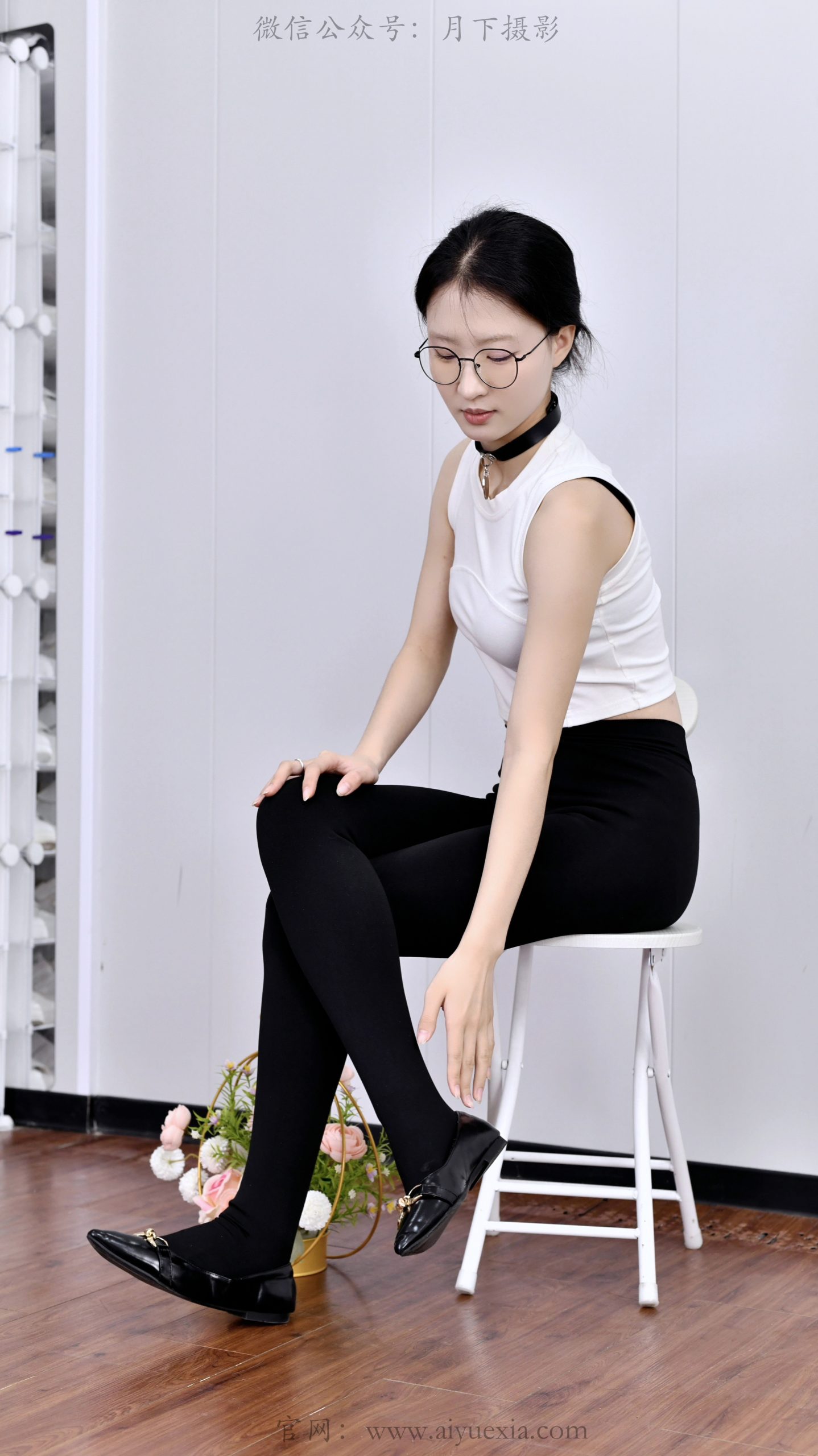 811/月月~【厚黑轻动】白背心黑裤衬酷感，厚黑轻履演绎居家运动风。
