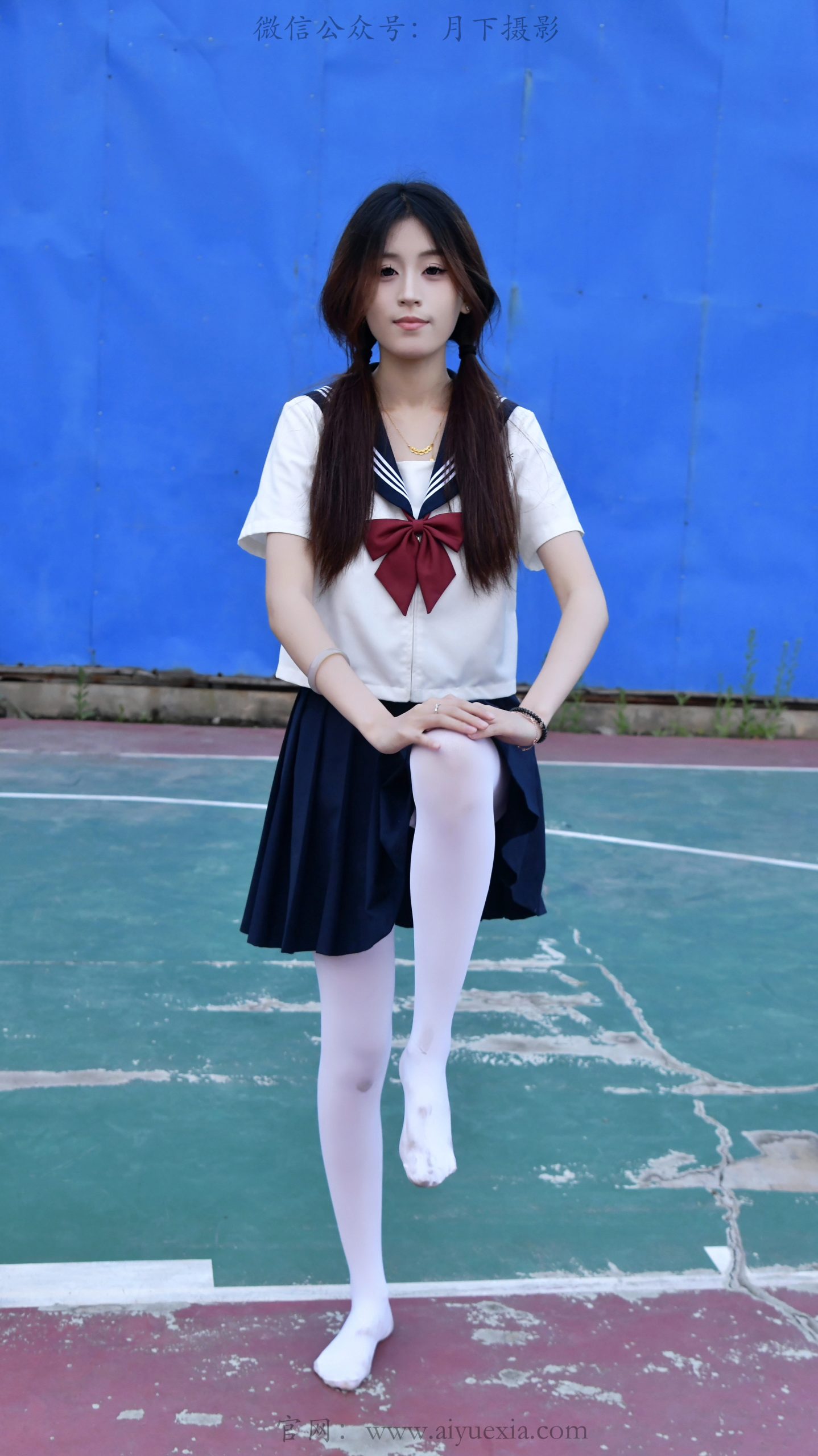 813/小清~【球场袜影】JK少女脱鞋球场运动，白袜沾痕演绎体育课日常。