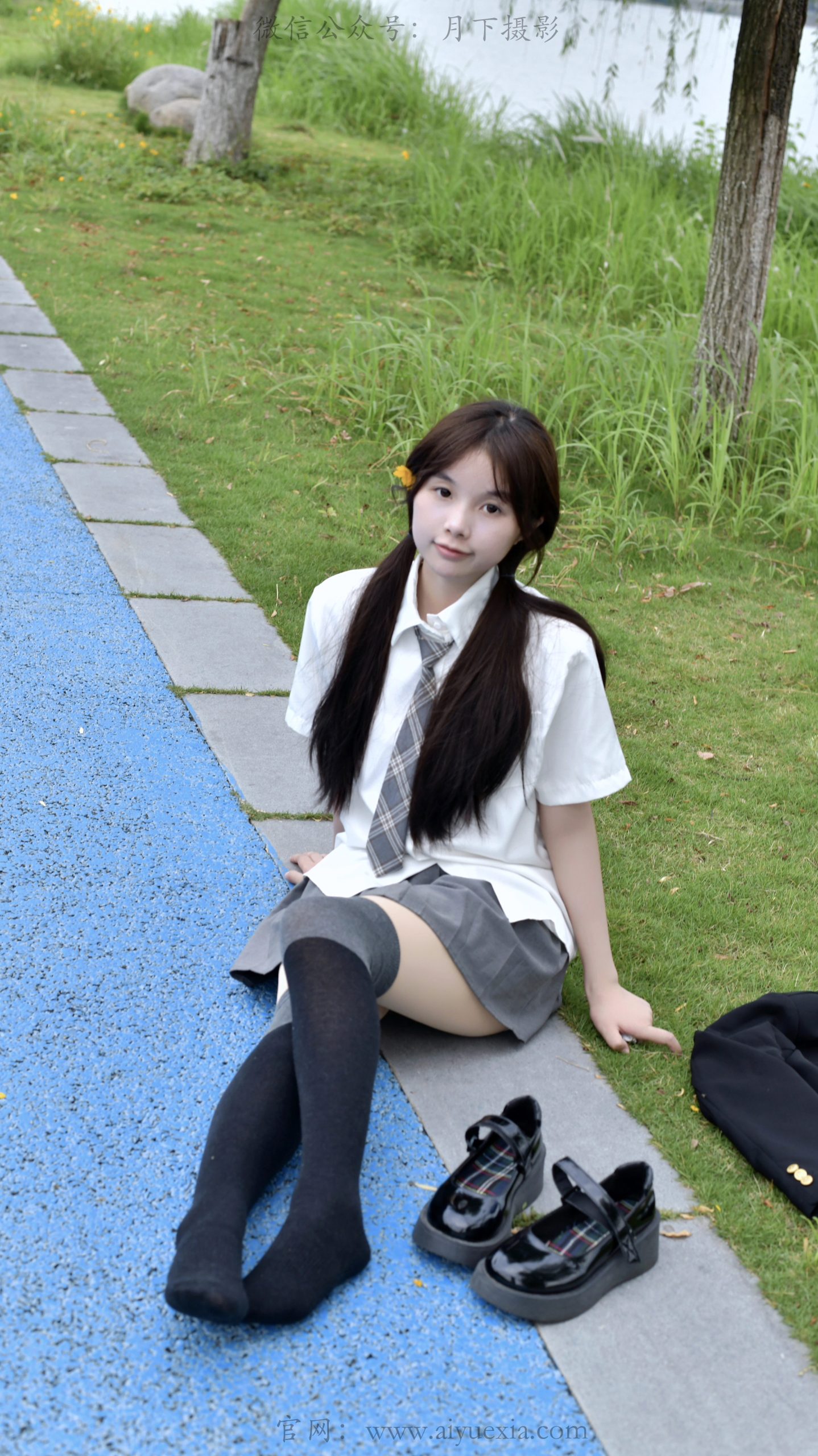 815/兔兔~【湖畔JK】西装格裙映湖光，鞋袜轻履藏少女元气。