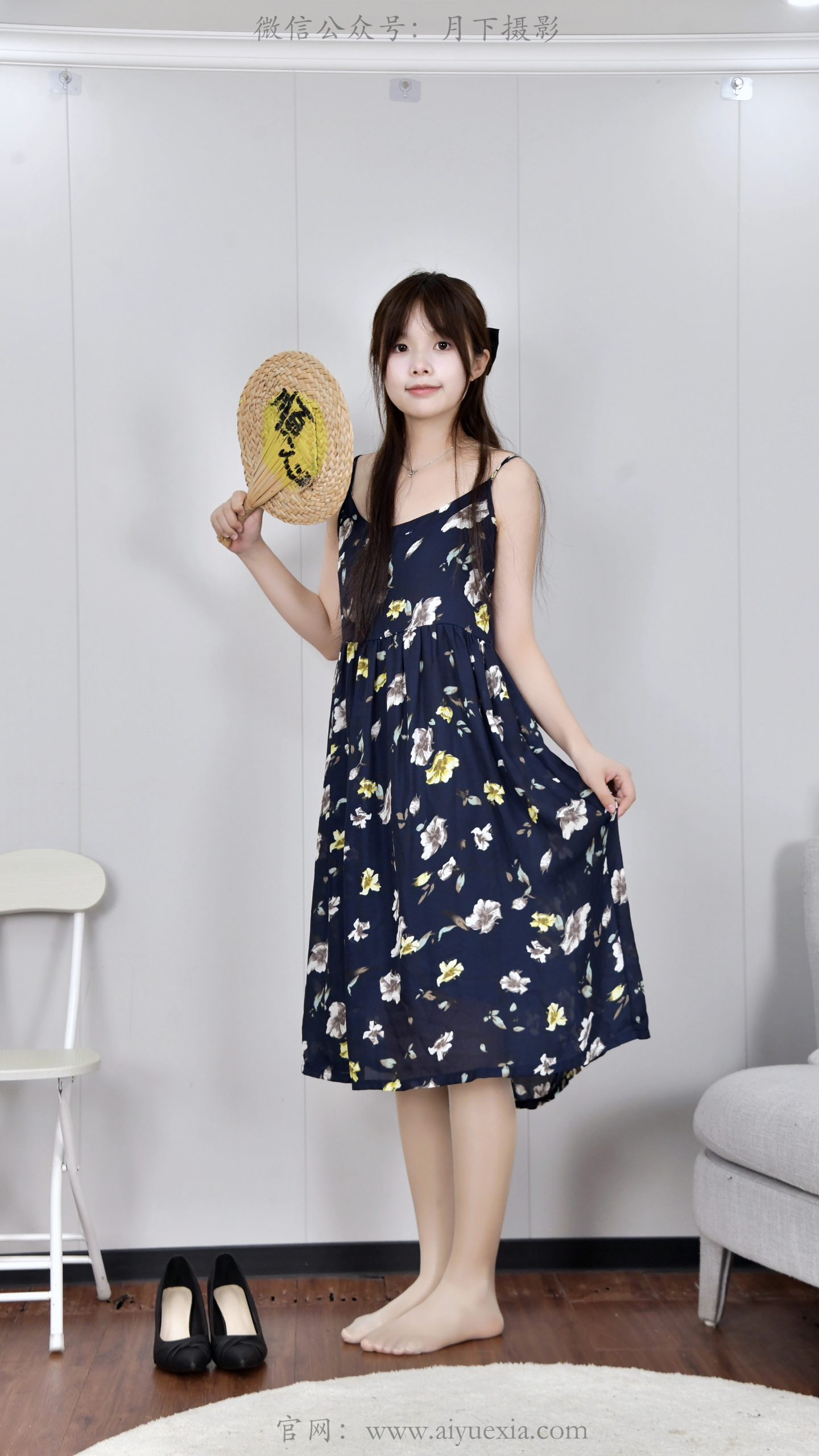825/兔兔~【碎花闲隅】藏青碎花栖居室，蒲扇轻摇漫享慵懒时光。