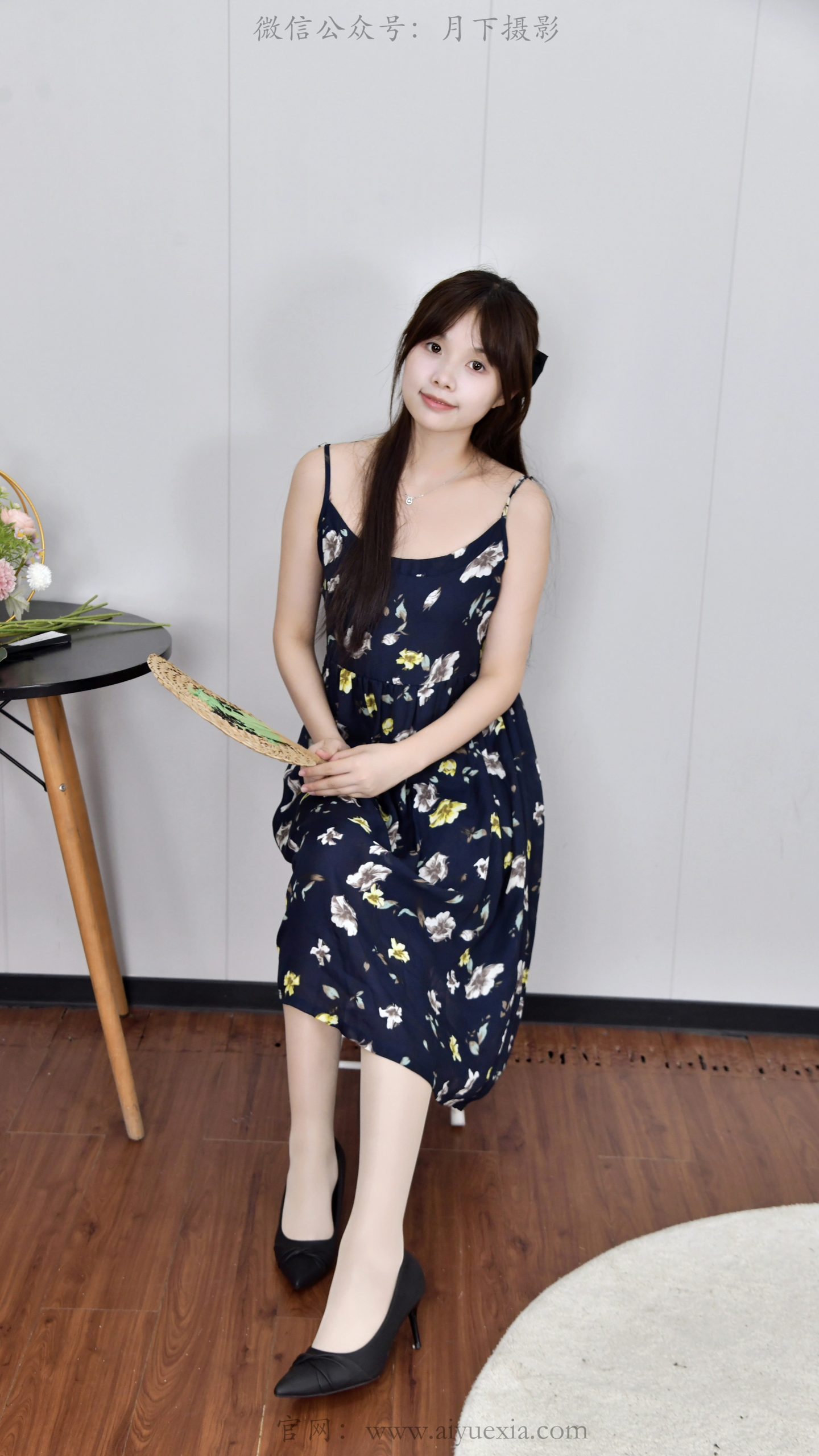 825/兔兔~【碎花闲隅】藏青碎花栖居室，蒲扇轻摇漫享慵懒时光。