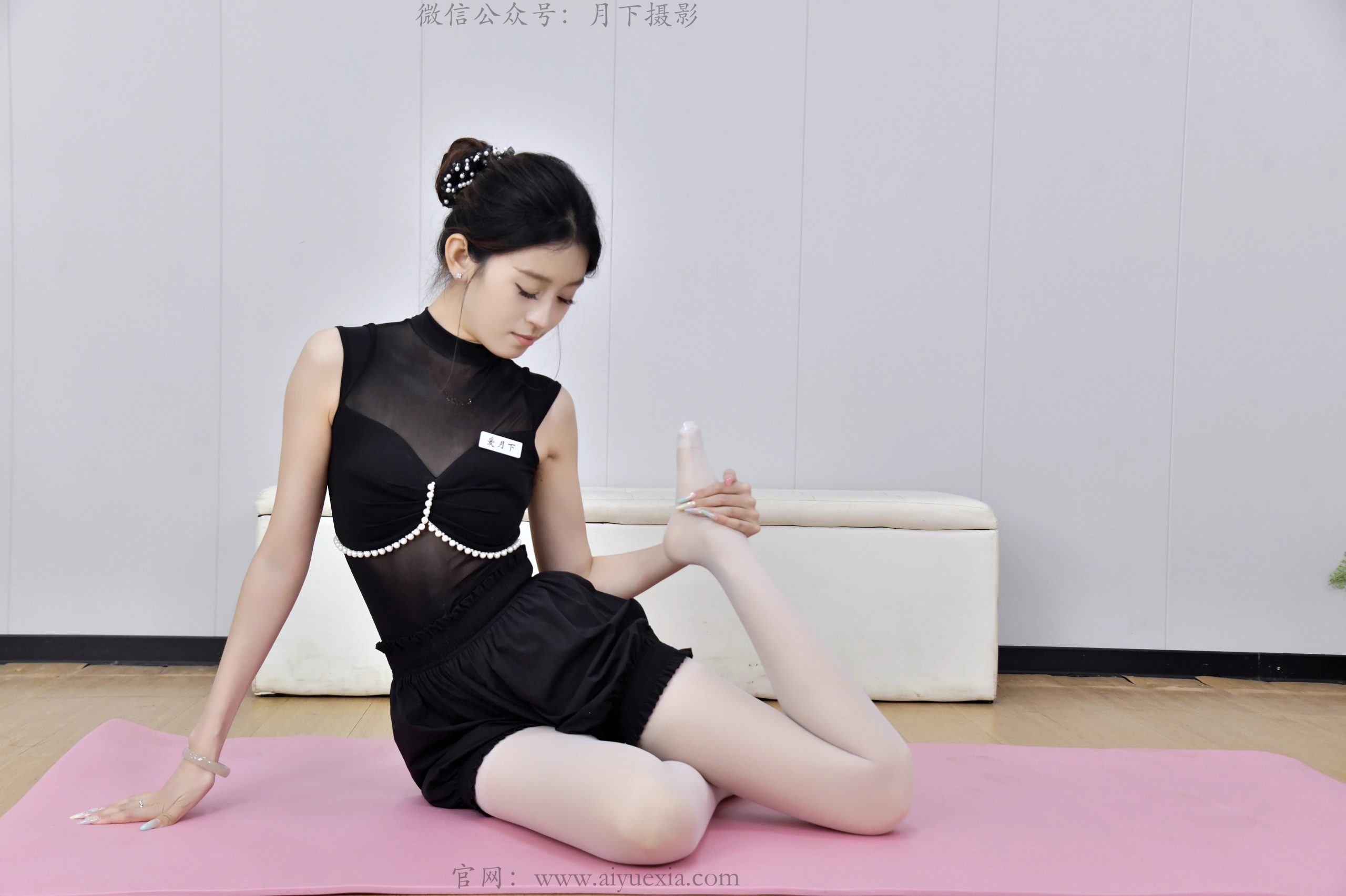834/小清~【黑纱雅姿】双层袜装勾勒曲线，室内舒展尽显温婉体态。