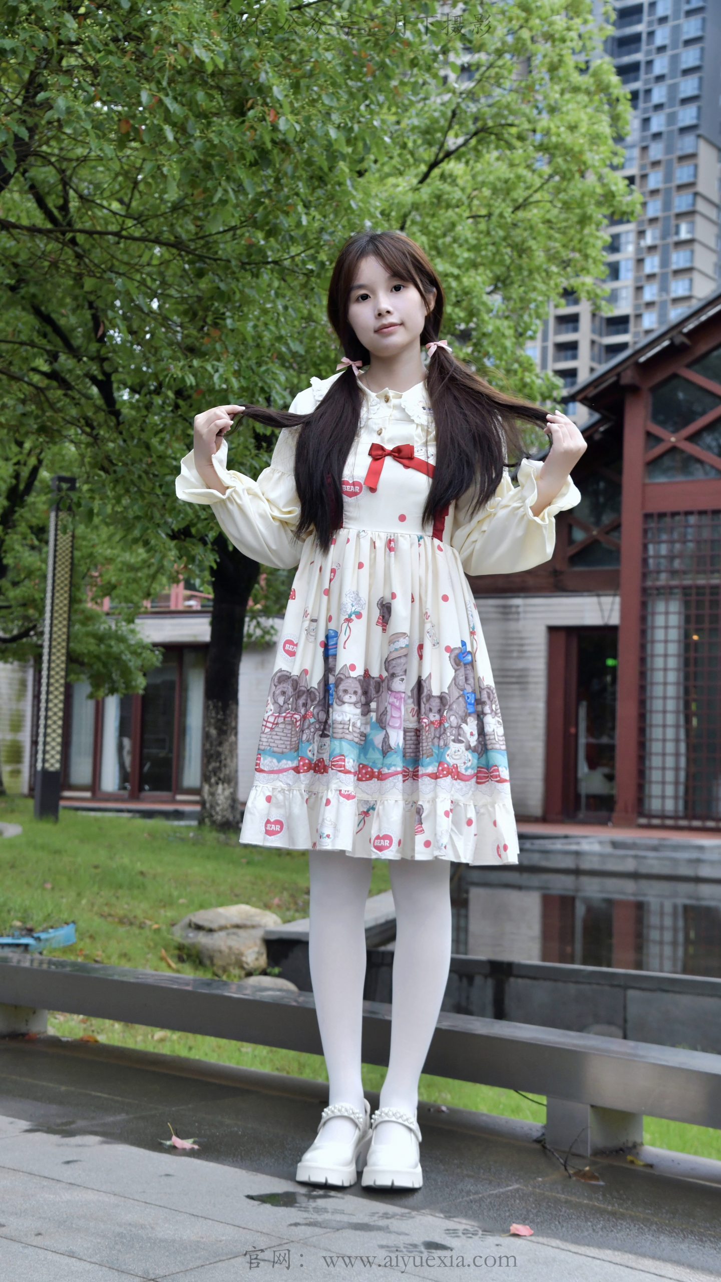 841/兔兔~【甜系游园】洛丽塔漫步园林，软萌姿态藏满少女甜意。