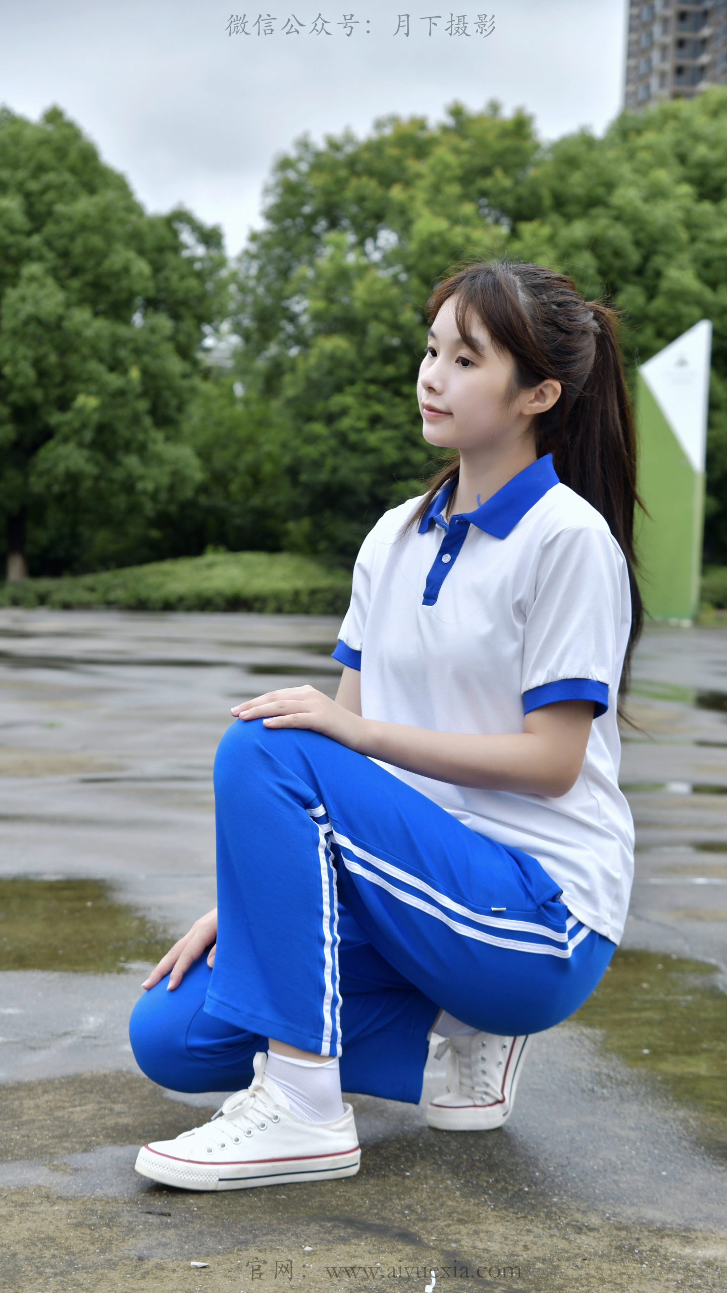 851/兔兔~【雨后校隅】雨后林间蓝白校服，脱鞋踏水留住青春青涩时光。