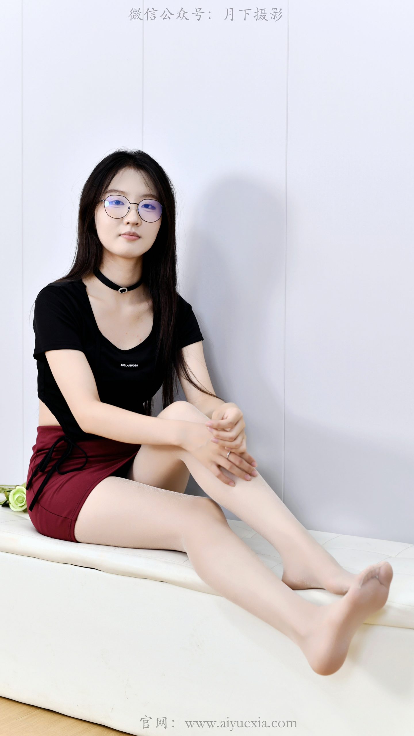 890/月月~【动室红黑】黑红穿搭展活力，瑜伽近景之间见肢体细节。
