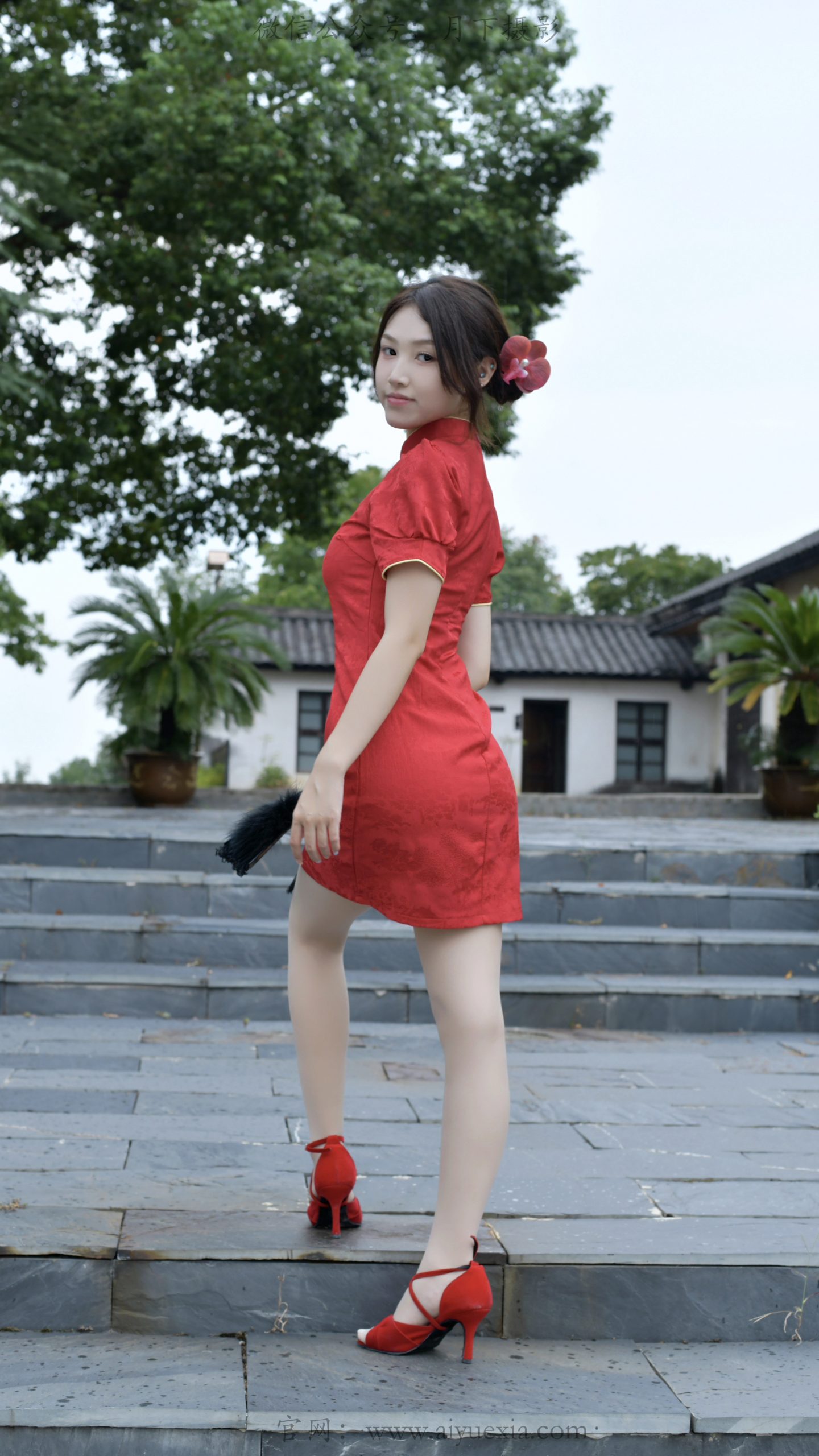 916/夏夏 ~【红韵旗袍】古院红袍，一步一姿，尽显东方温婉之美。