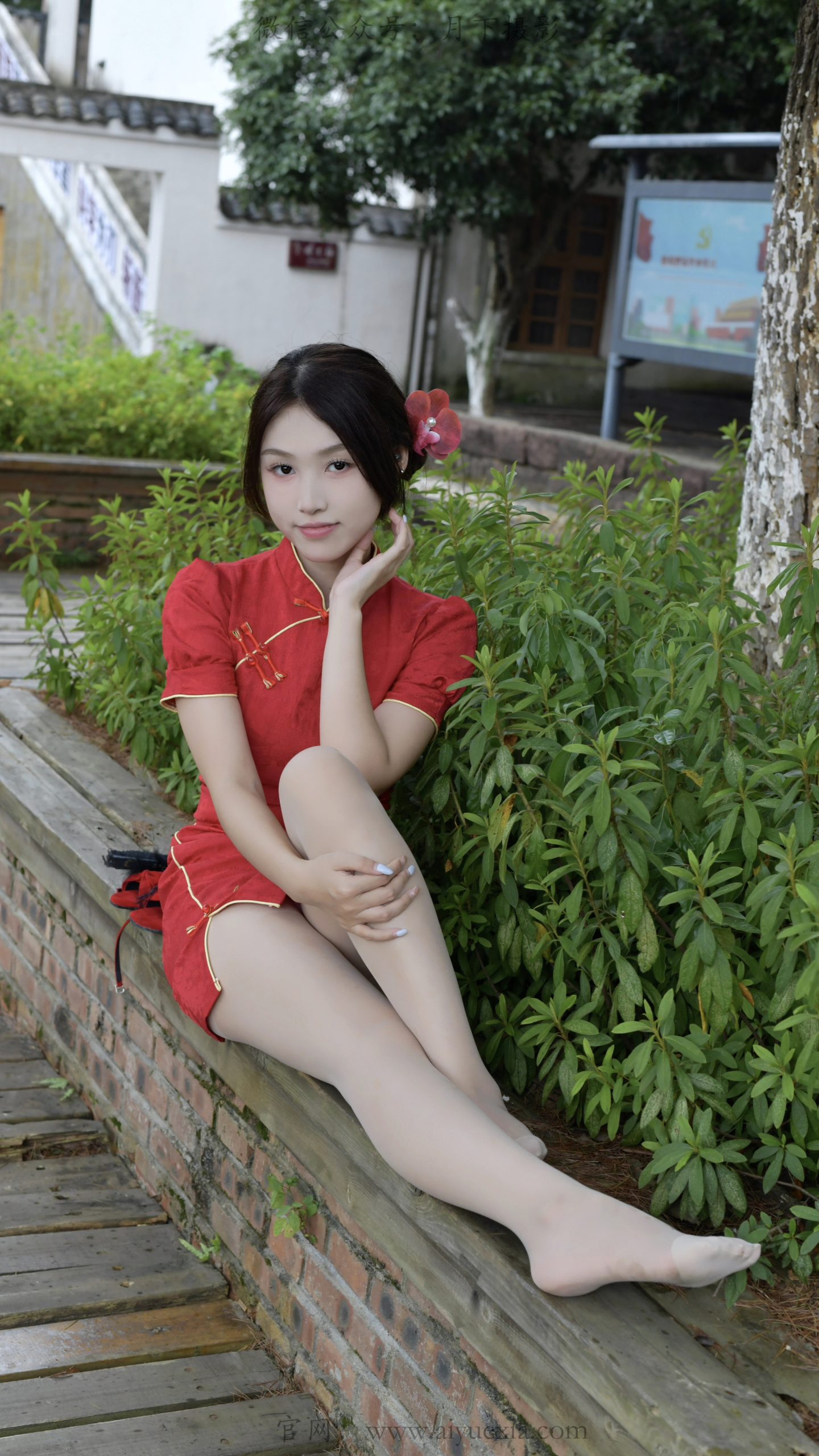 916/夏夏 ~【红韵旗袍】古院红袍，一步一姿，尽显东方温婉之美。
