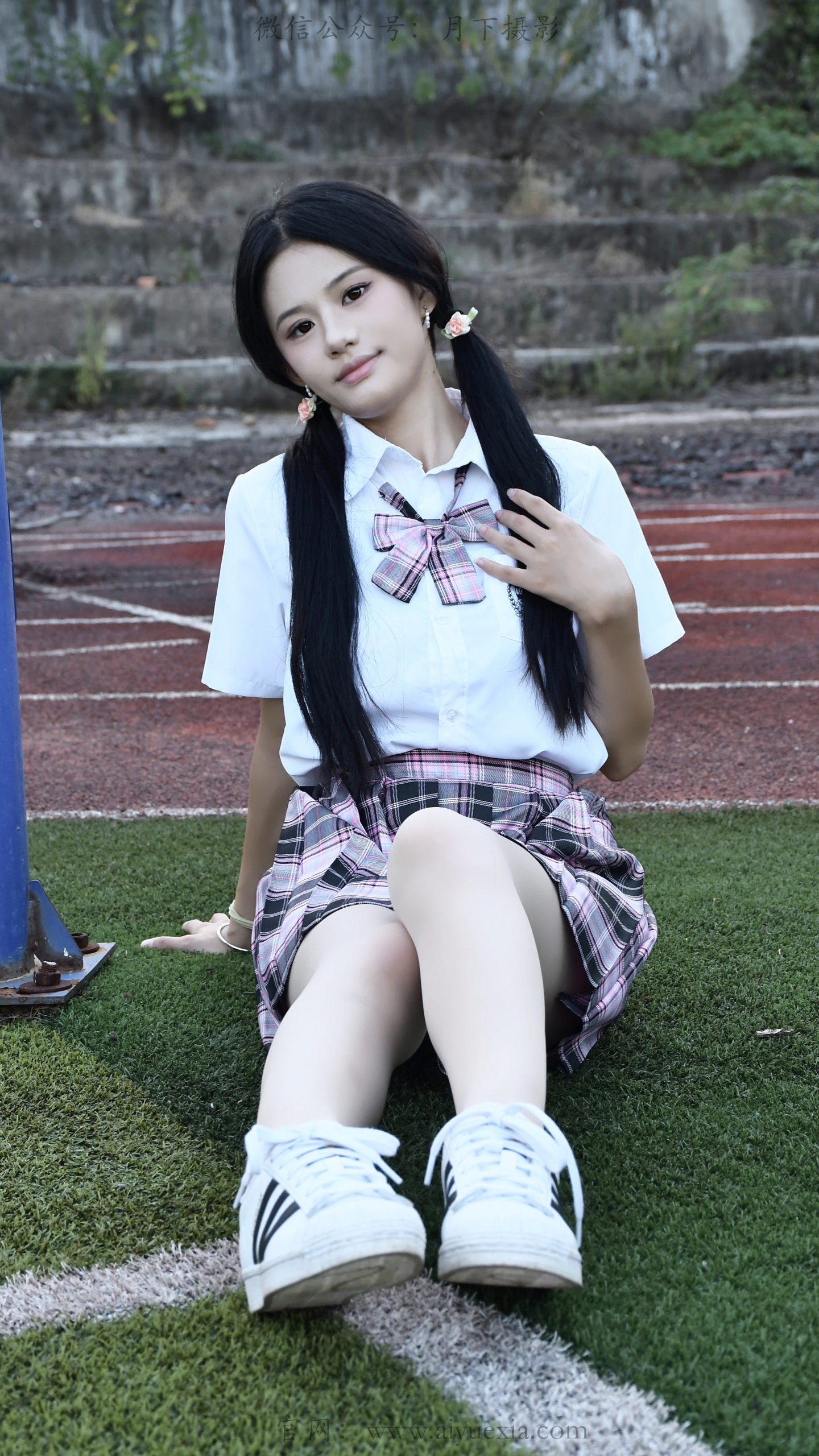938/小序~【操场夏序】绿茵操场，格裙少女，定格夏日校园瞬间。
