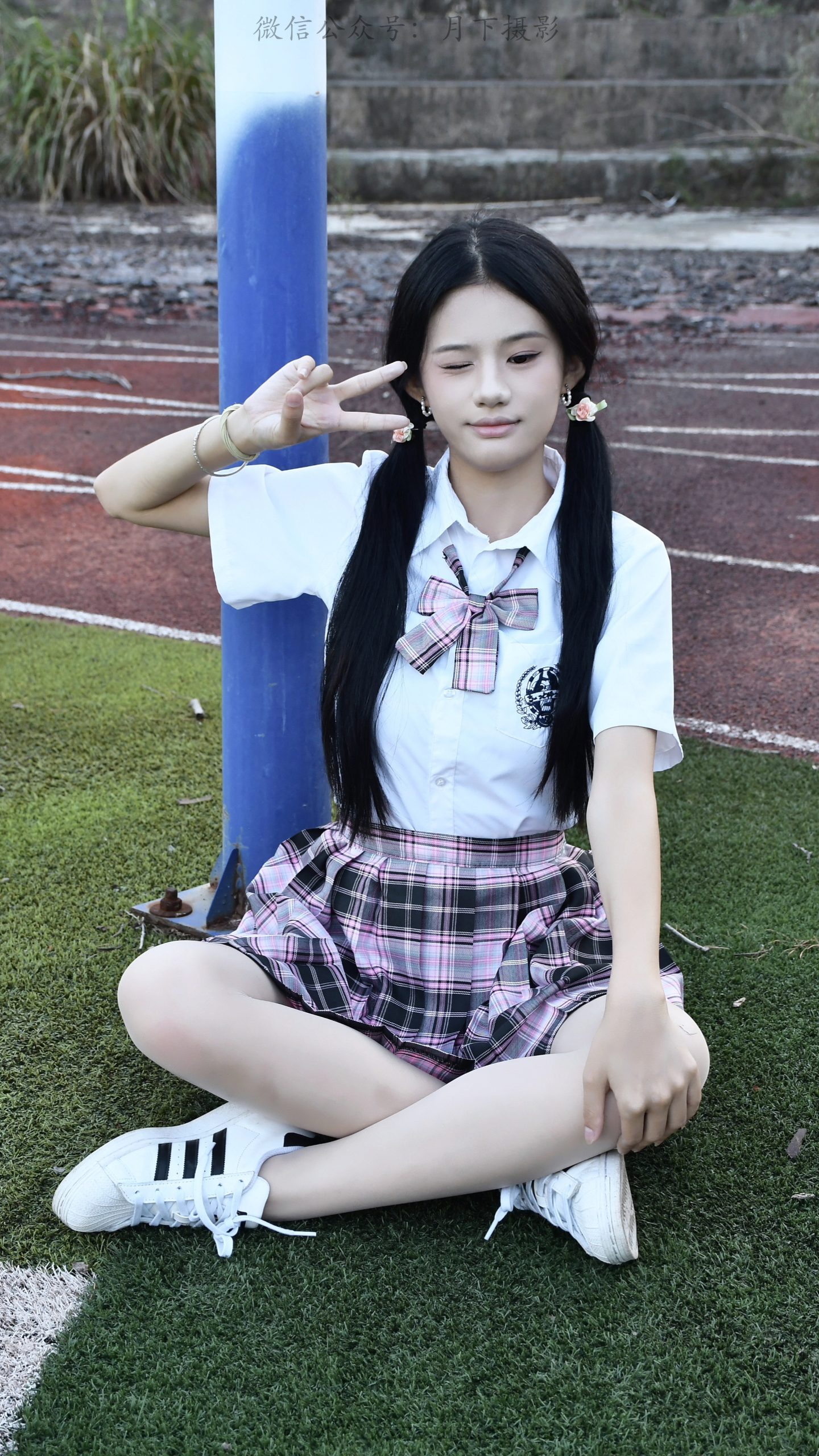 938/小序~【操场夏序】绿茵操场，格裙少女，定格夏日校园瞬间。