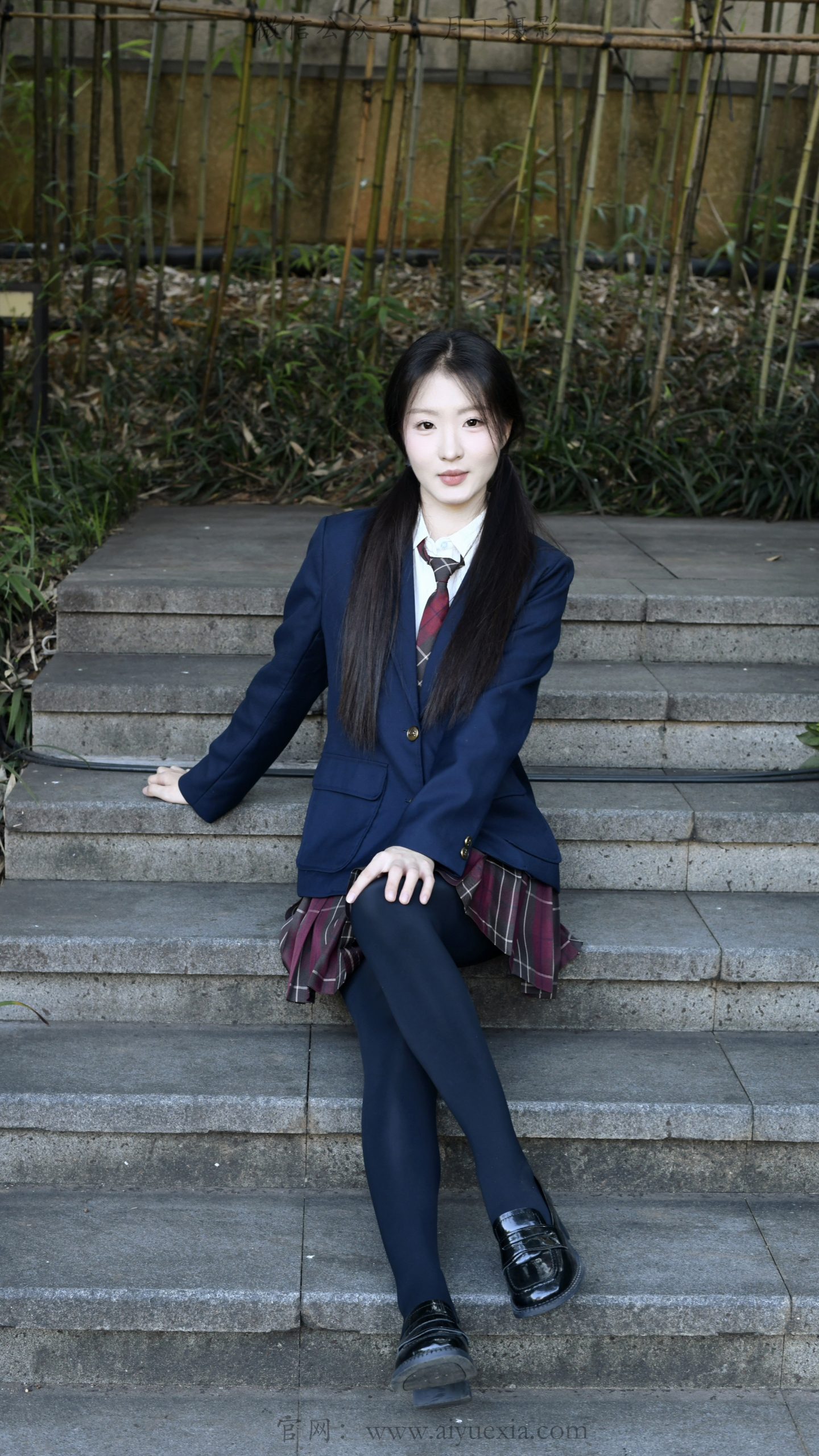 951月月~【林间JK】林间暖阳落JK，叠穿黑袜尽显少女温柔。