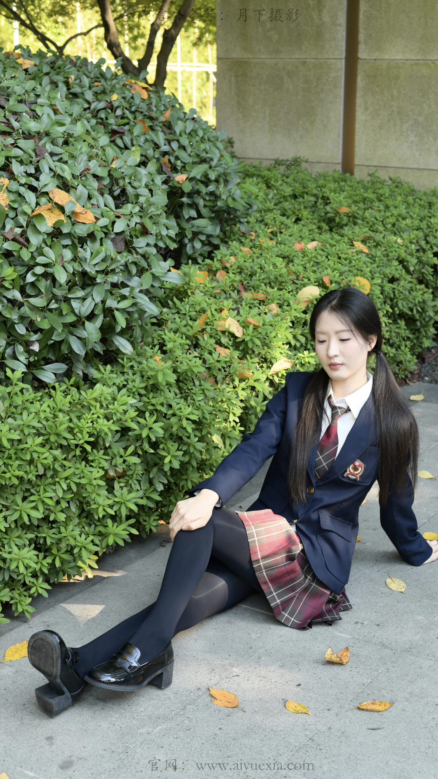 951月月~【林间JK】林间暖阳落JK，叠穿黑袜尽显少女温柔。